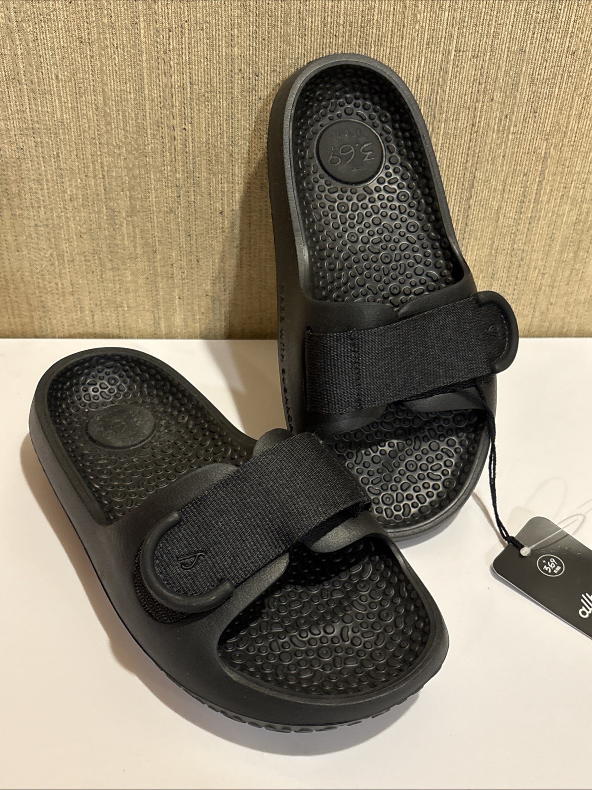 Allbirds Unisex Black Sugar Sliders Slide Sandals Womens size 7 Mens 5 NEW