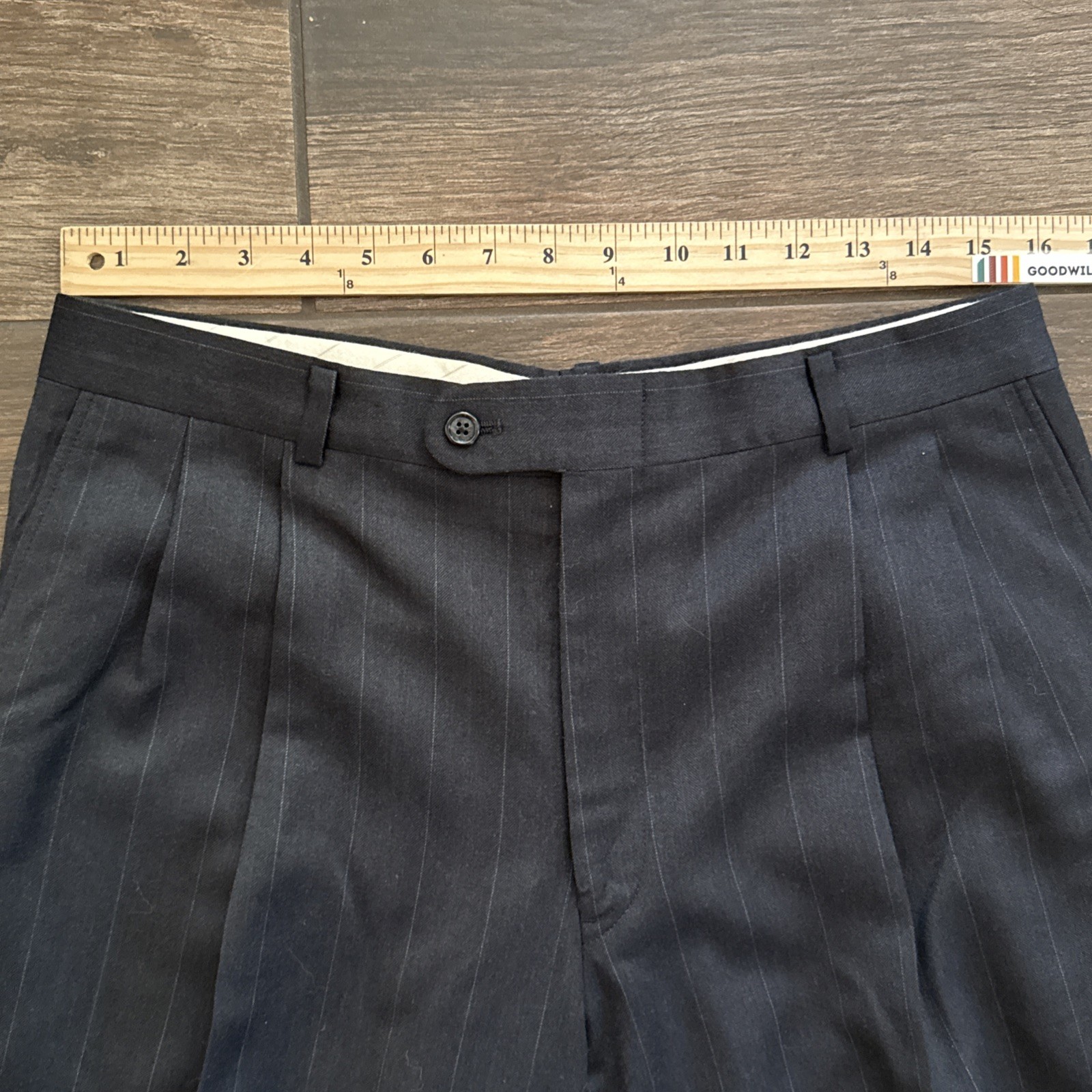 Hickey Freeman Suit Men 42R 32×31 Wool Gray Pinstripe Pleated Cuffed USA