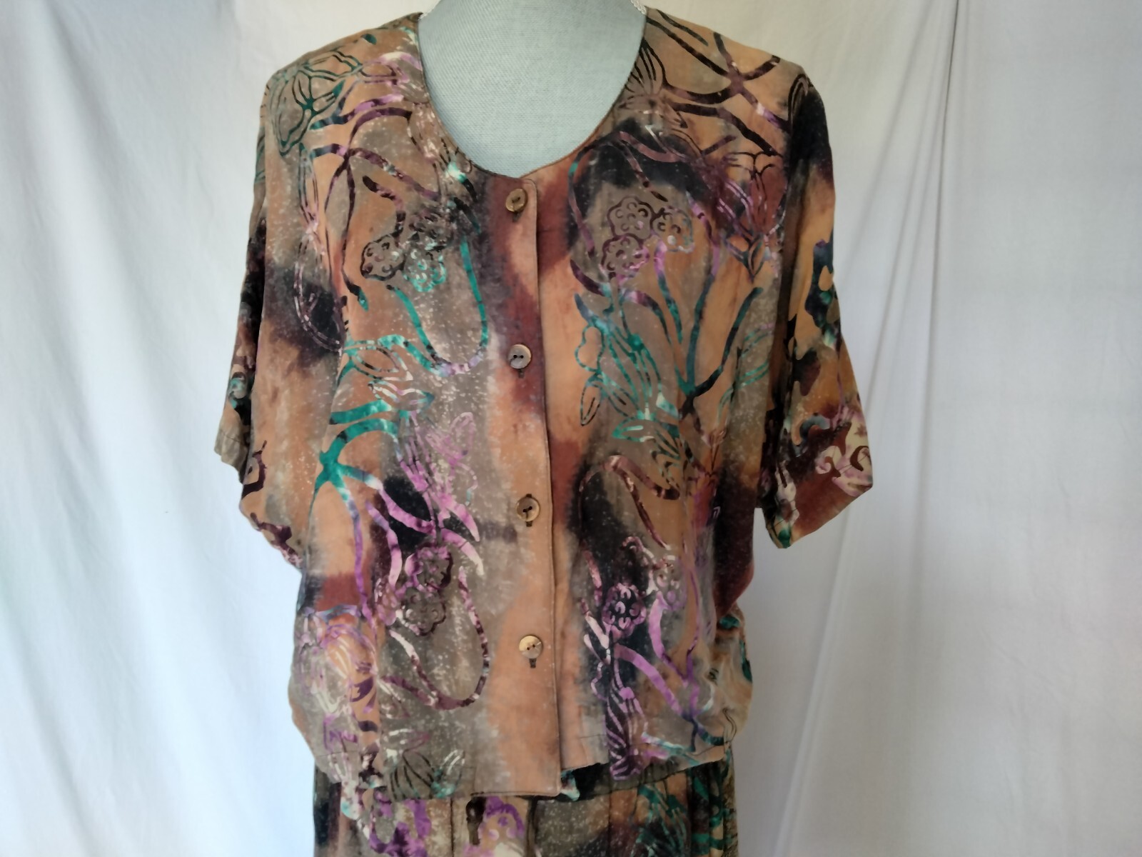 Globe Trotter Boho Hippie Artsy Short Sleeve Skirt Set With Shiny Line Design 1X