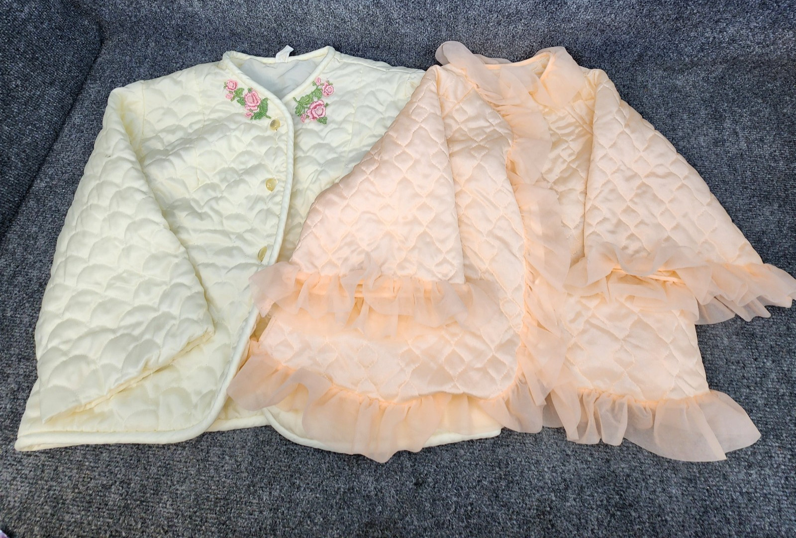 Vintage 50s Barbizon Honey Puff Softie Quilt Bed Jacket Cream Rose Embroidery