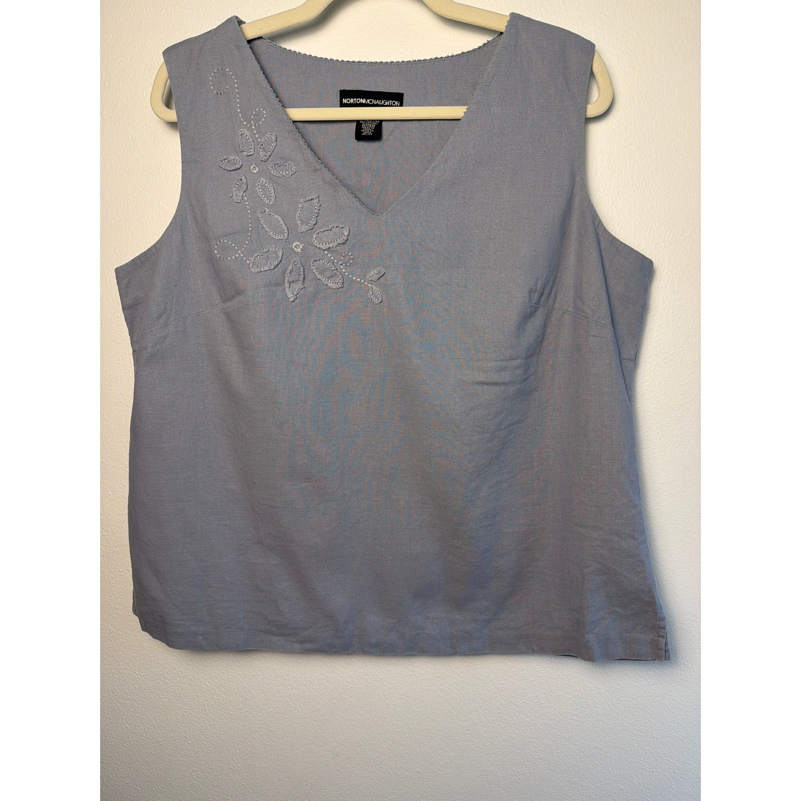 Norton McNaughton Linen Blend Floral Applique V-Neck Blue Grey Tank | Sz L