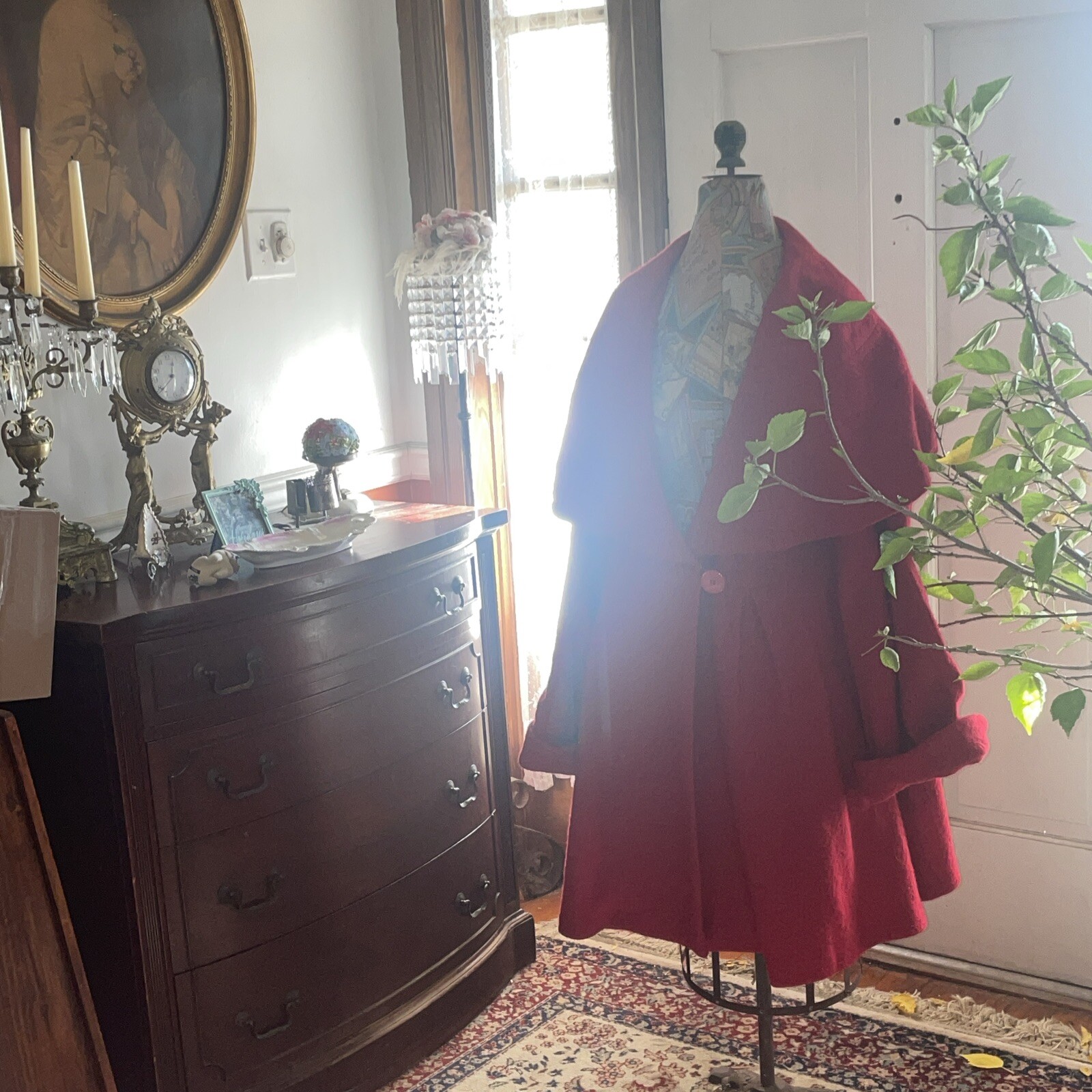 PETERMAN VTG 40’s STYLE DEEP RED WOOL COAT w/ FLARED & PLEATED BACK. STUNNING