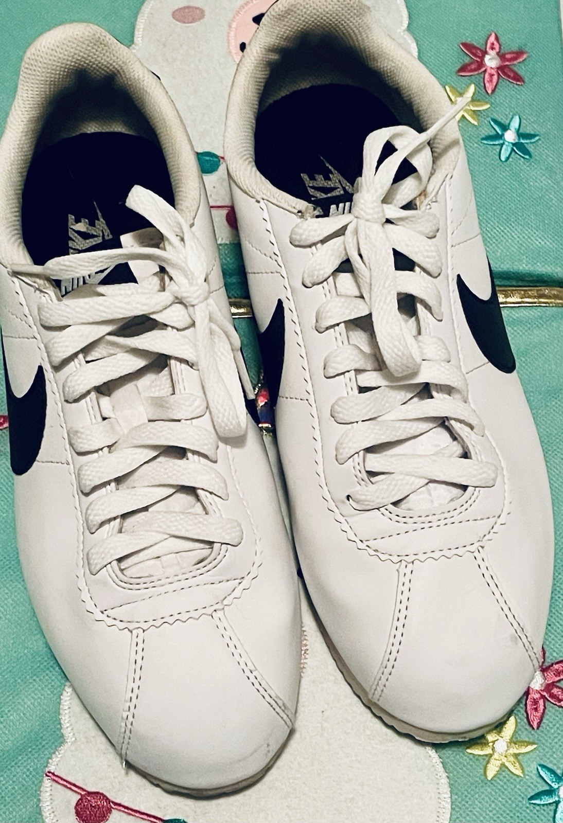 Nike Classic Cortez Leather White/Black Low Top Lace-Up Sneakers 807471-101
