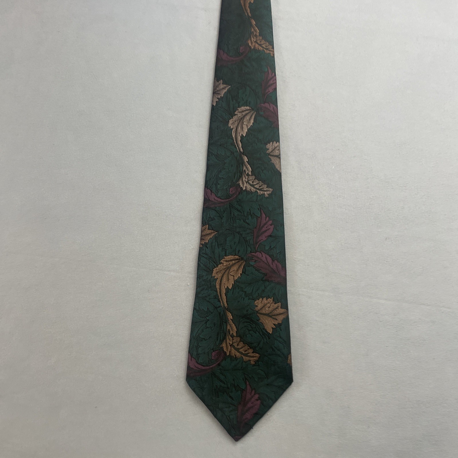 Vtg Necktie Editions Van Heusen Tie Brocade Floral MCM Poly Silk Texture 3×59″