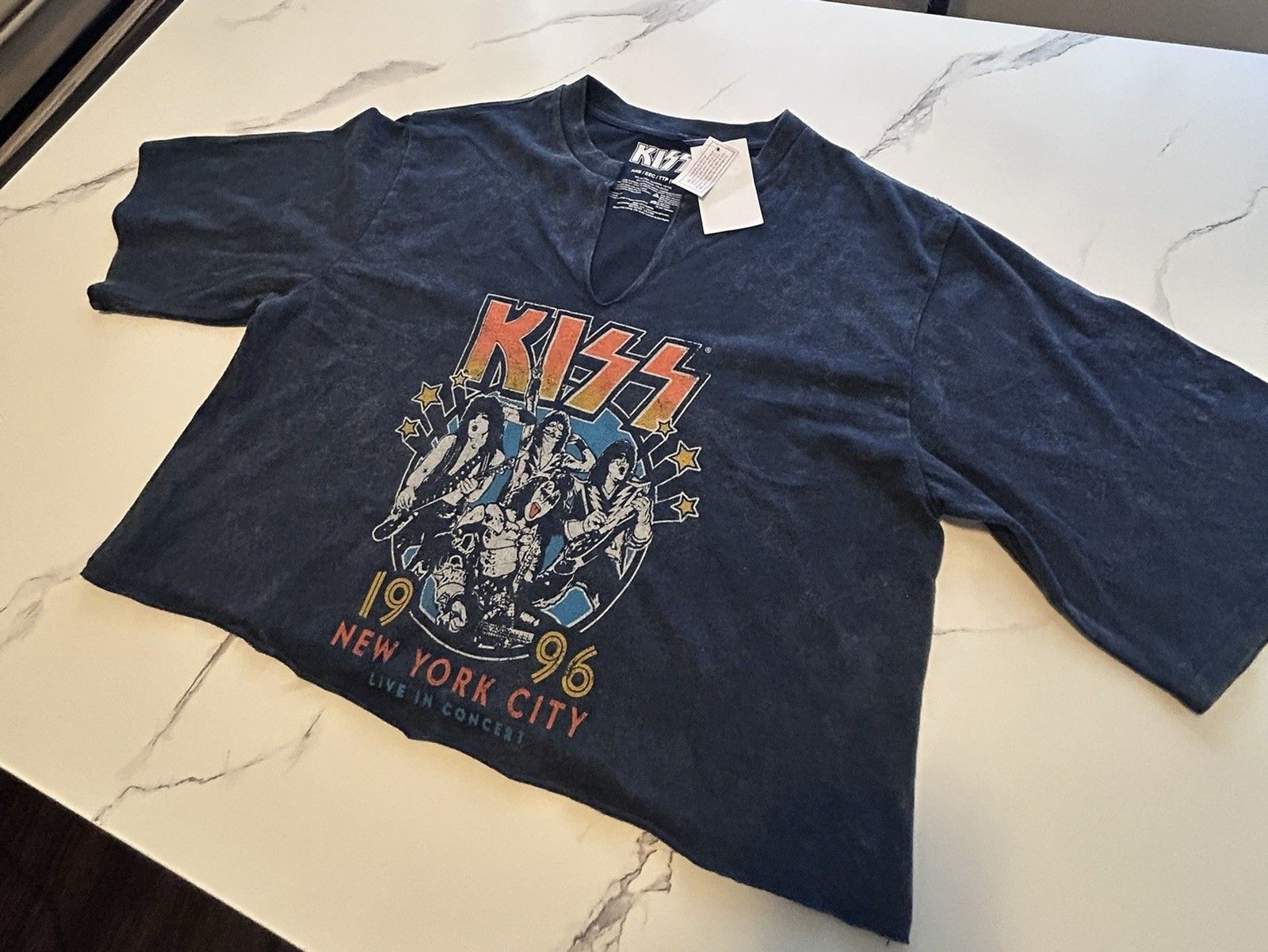 Women’s KISS 1996 New York City Cropped Graphic Tee XXS NWT Blue V-Neck