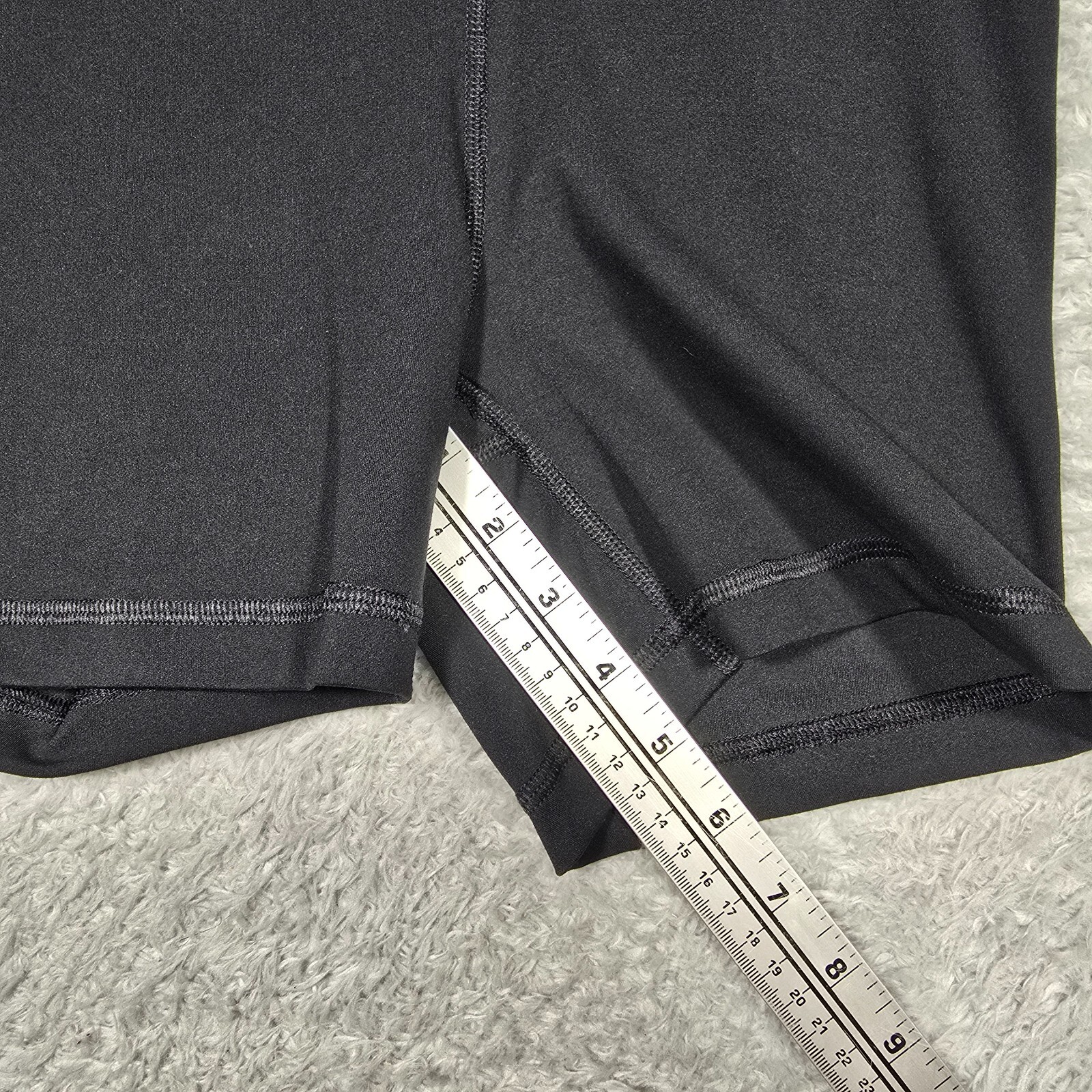 Yogalicious Lux Shorts Black Size Small Everyday 5″ Activewear NWOT