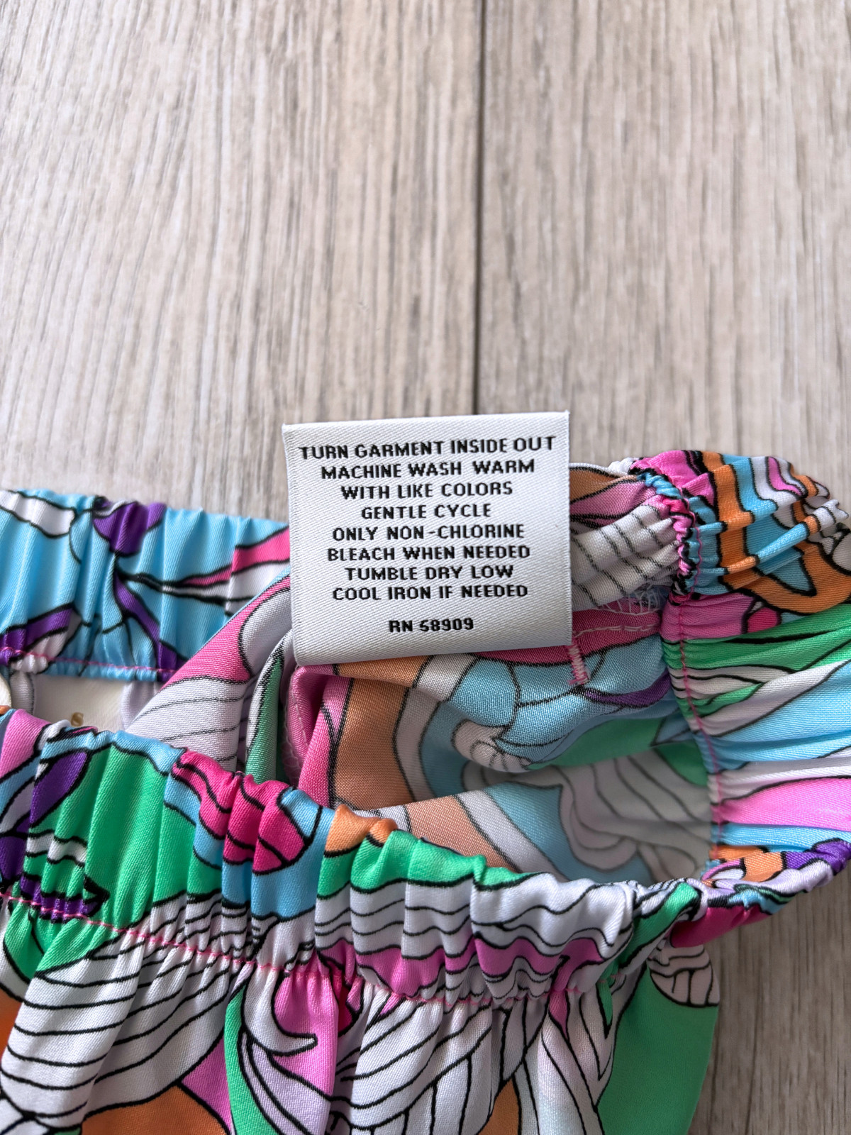 Van Winkle & Co Groovy Psychedelic Satin Sleep Shorts Womens Small Retro Floral