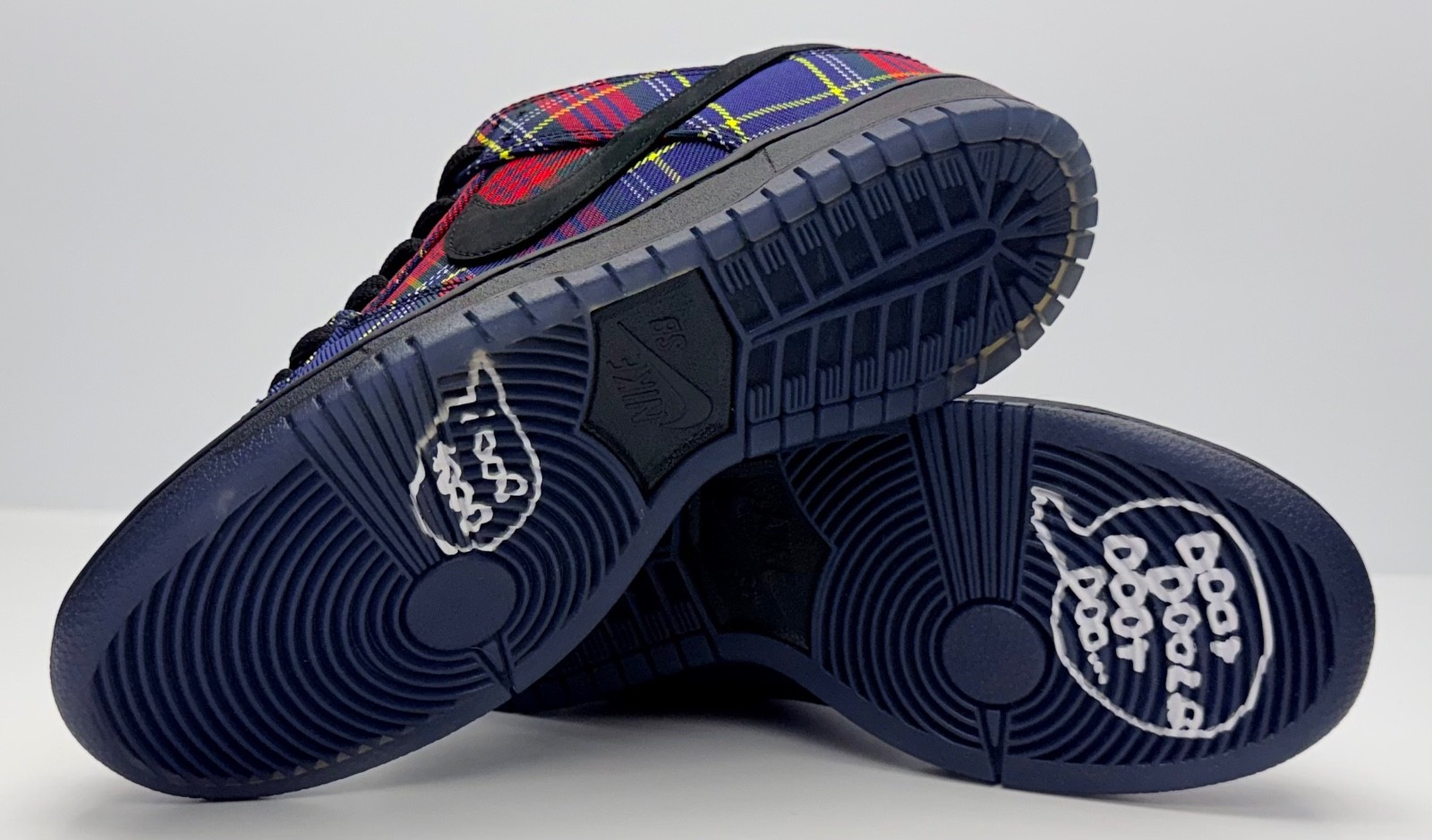 Nike SB Dunk Low Pro “Nardwuar” (II1493-600) Men’s Size’s 6.5 / 8.5 **IN STOCK**