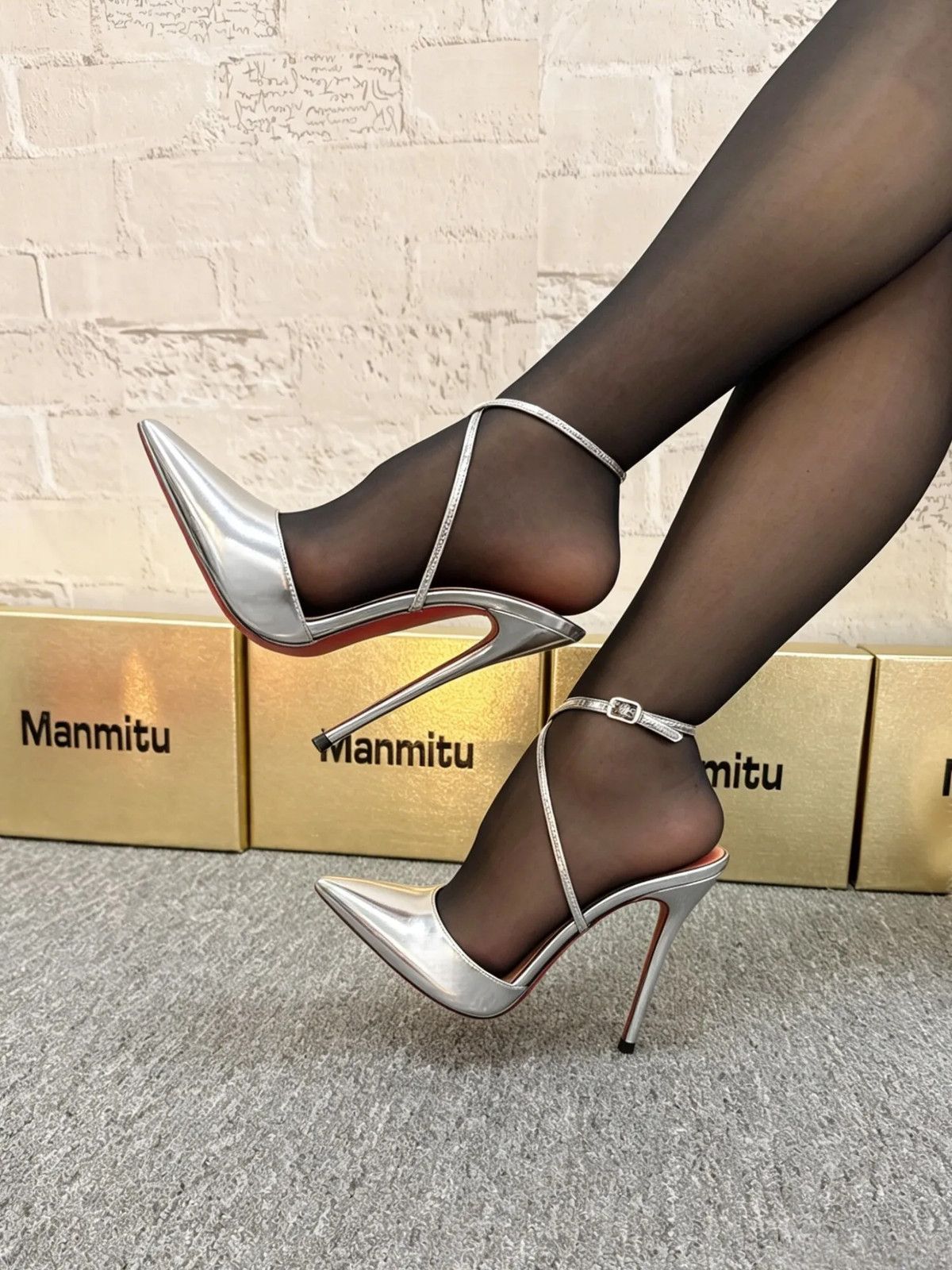 12CM Fine Heel Black Patent Leather Pointed Ultra Shallow Mouth Straight Buckle