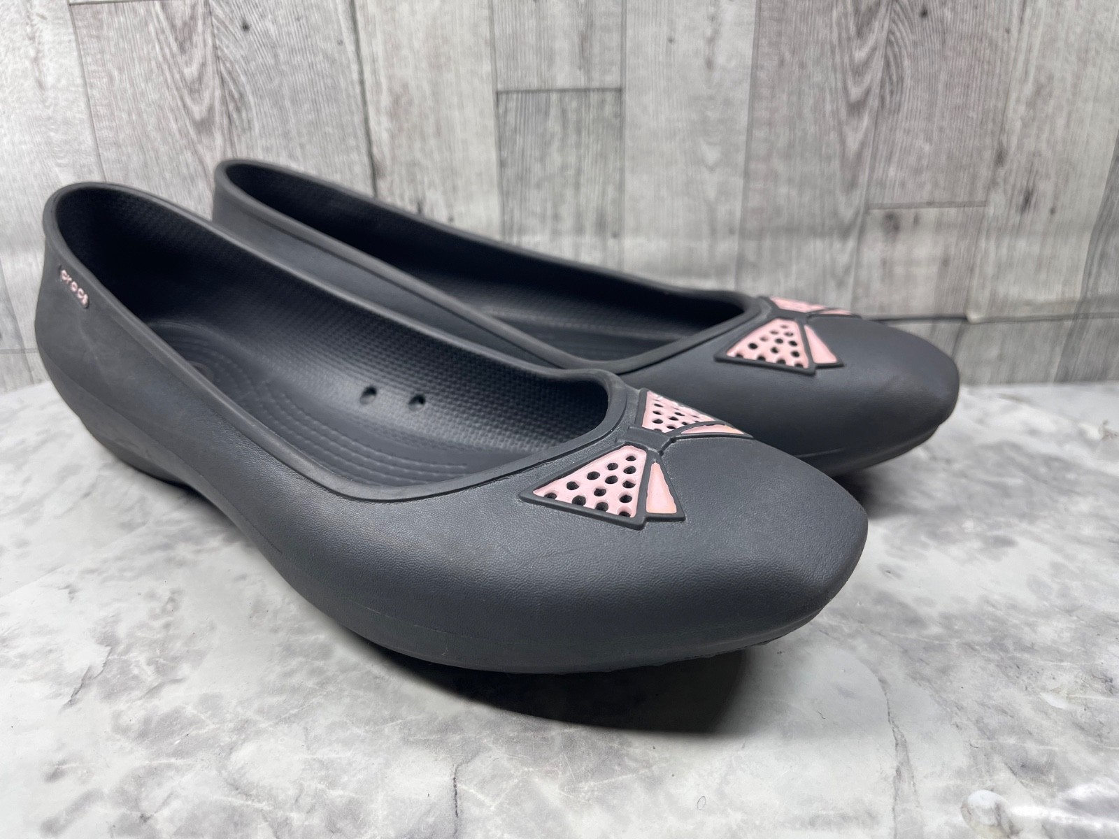 Crocs Lenora Ballet Flats Women 9M Bow Rubber Shoes Black Pink Slip On Loafers
