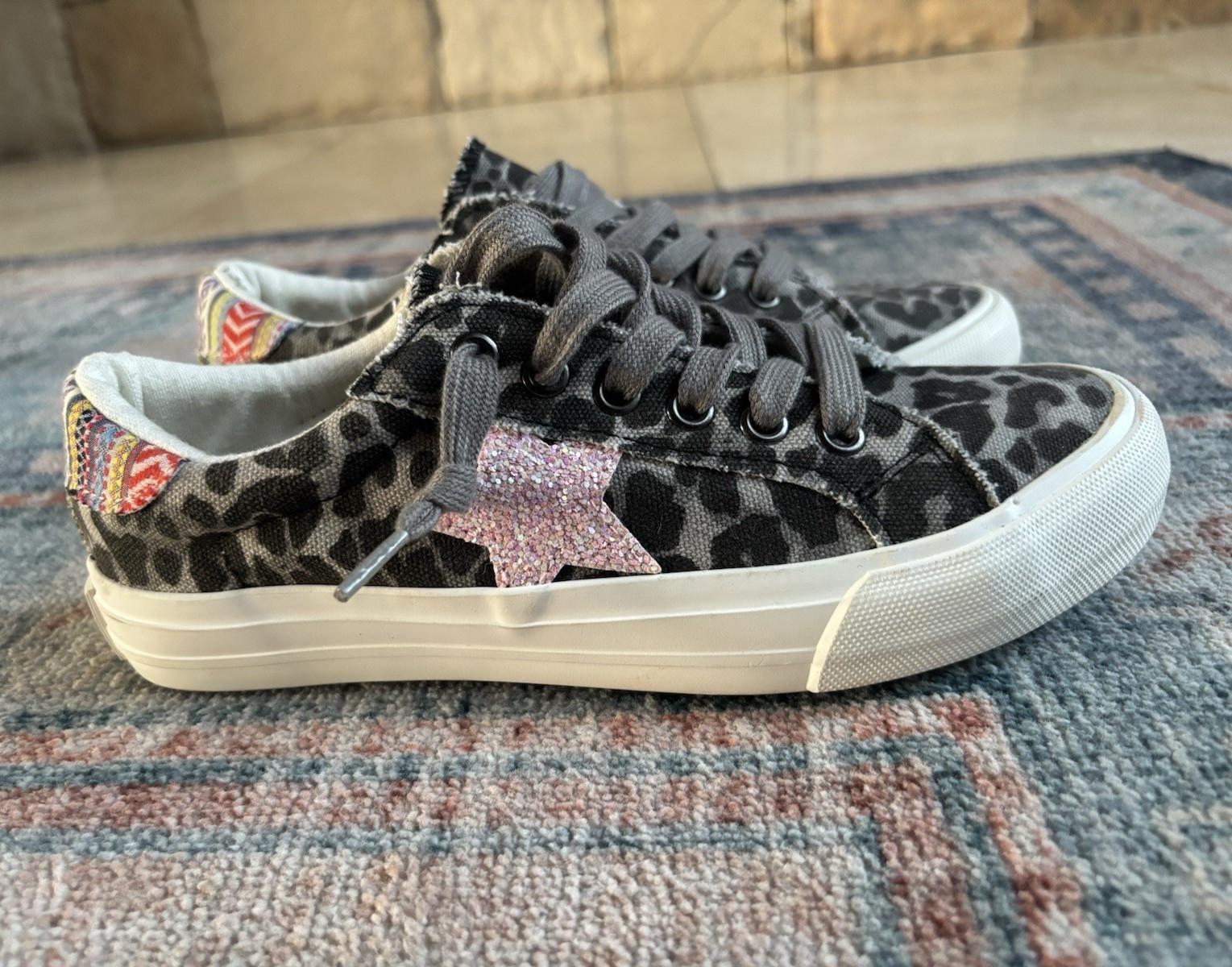 Very G Women’s Low Top Star Leopard Animal Print Lace-Up Cushioned Sneaker