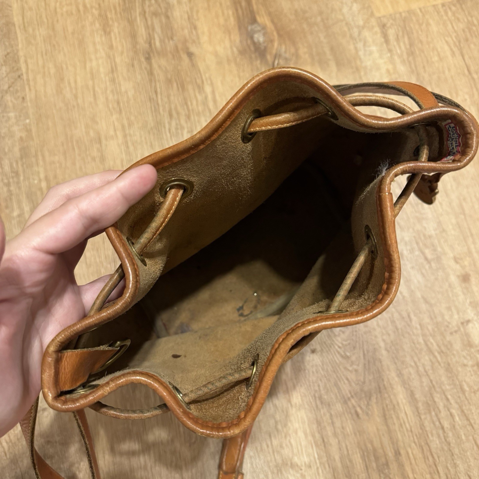 Vintage Dooney & Bourke AWL Leather Drawstring Bucket Bag Tan Crossbody