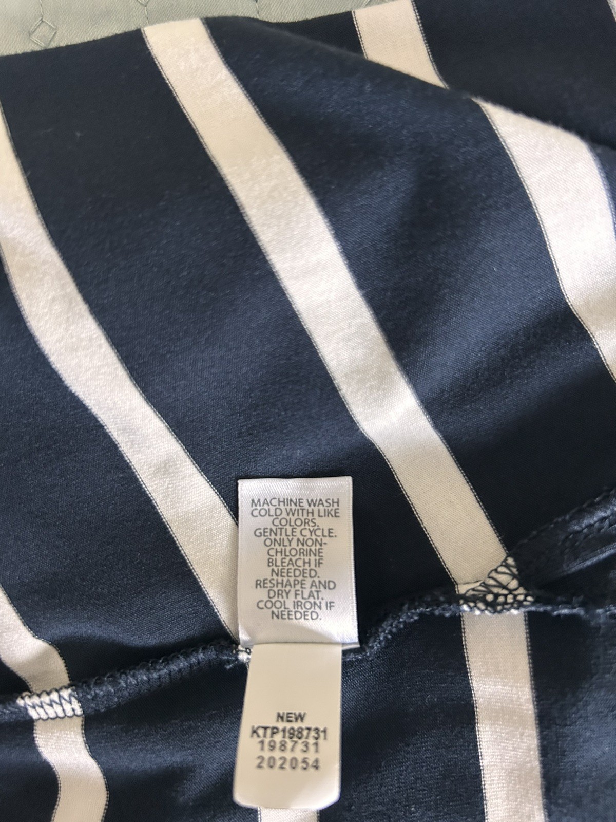 J. Jill Wearever Medium Women’s Navy/ White Striped Sleeveless Tunic Top