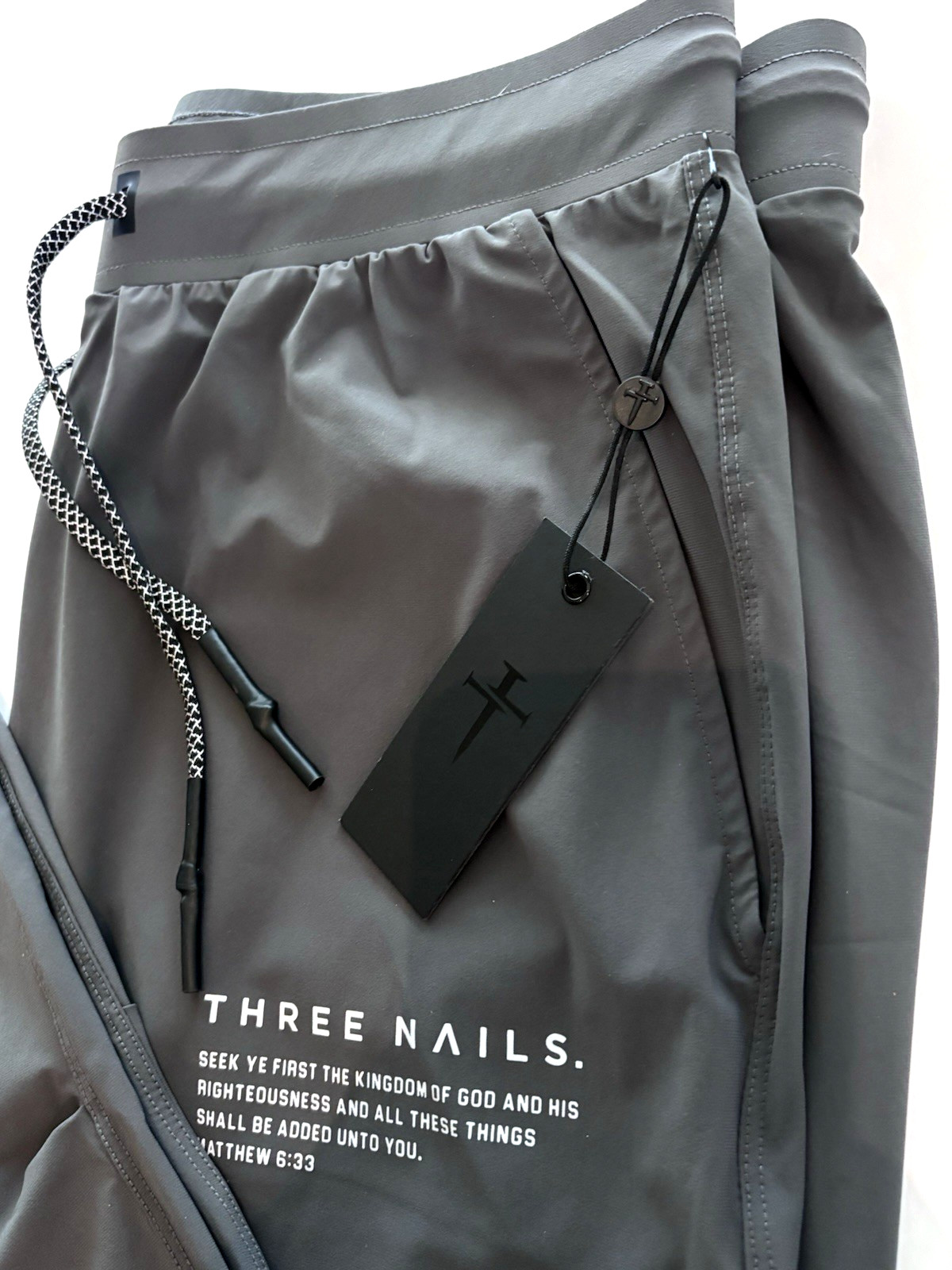 Three Nails Jogger Pants NWT Vapor-Lite Men’s XL Gray Nylon Spandex Mathew 6:33