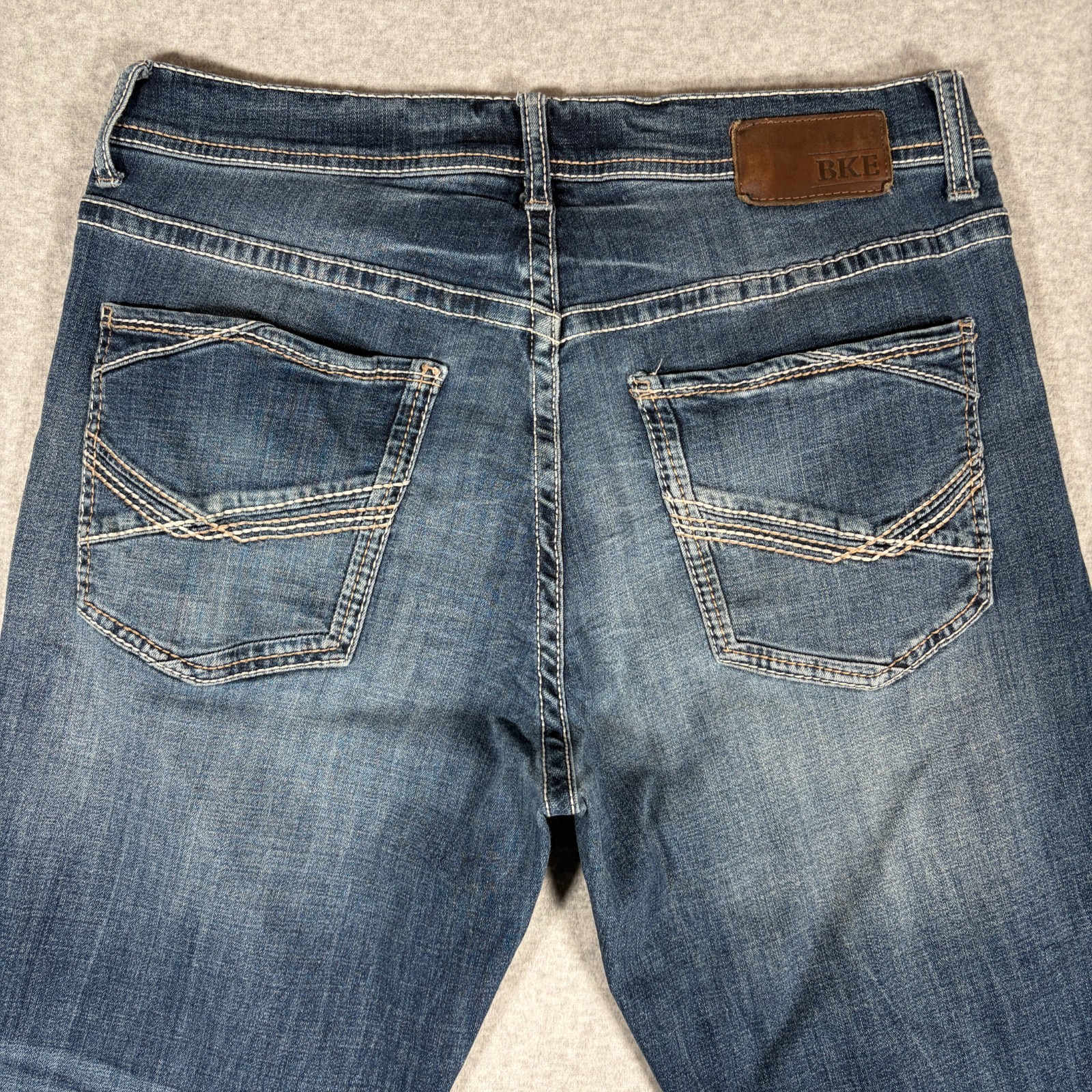 Buckle BKE Tyler Jeans Mens 34S (Fits 32×30) Blue Whiskered Denim Straight Leg