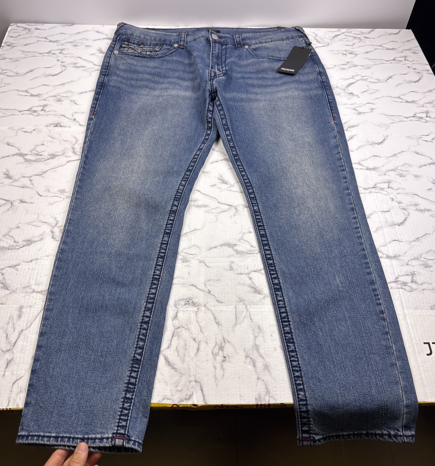 NEW True Religion Jeans GENO Big T Flap Red Trim Relaxed Slim 40×32 Blue Wash