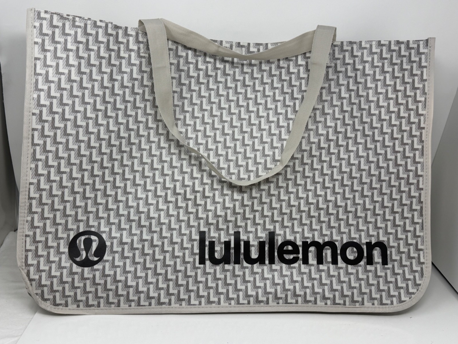 Lululemon Reusable Shopping Gift Bag Yoga Tote 21″x14″ White Brown Print