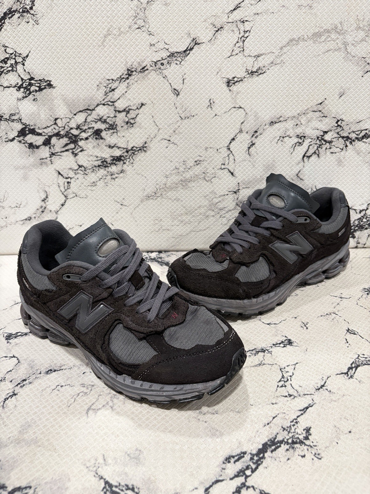 New Balance 2002R Protection Pack Black/Grey Phantom Shoes Mens Size 9 M2002RDB