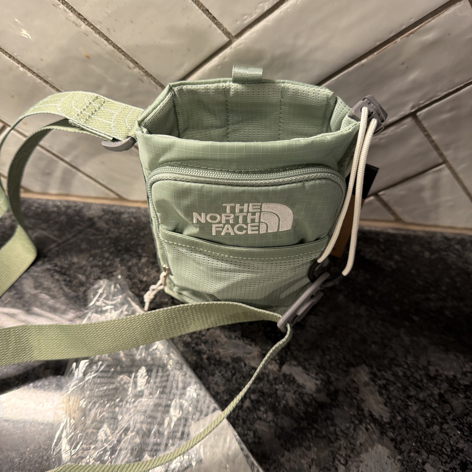 The North Face Borealis Water Bottle Holder Crossbody in Slate Moss (Green) NEW
