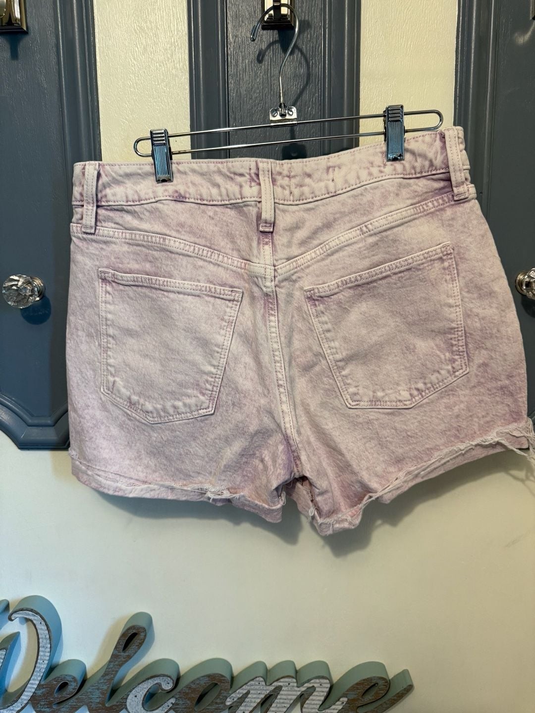 Universal Thread Women’s Purple Acid Wash Raw Hem Denim Shorts Size 8/29