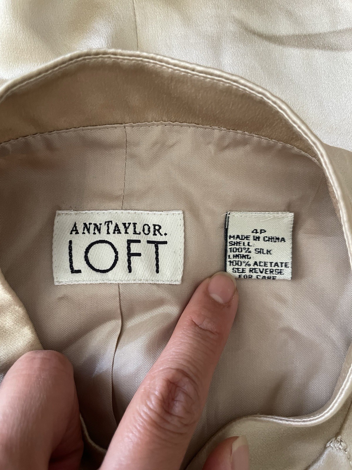 Ann Taylor LOFT Silk Brocade Buttoned Blouse 4P Petite Champagne