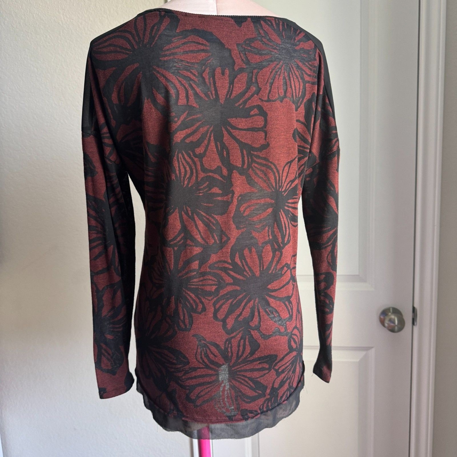 Women’s Vera Wang blouse – M