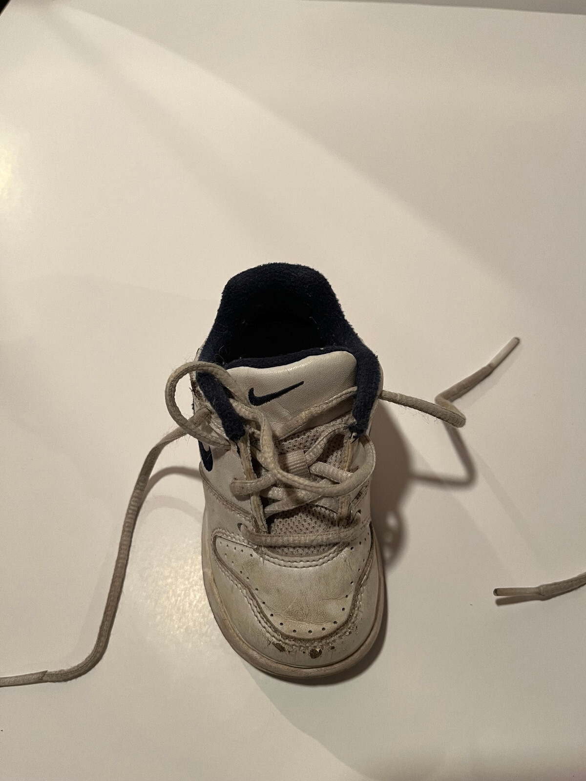 USED Nike White Navy Blue Toddler Shoes Size 5C Sneakers (See Item Description)