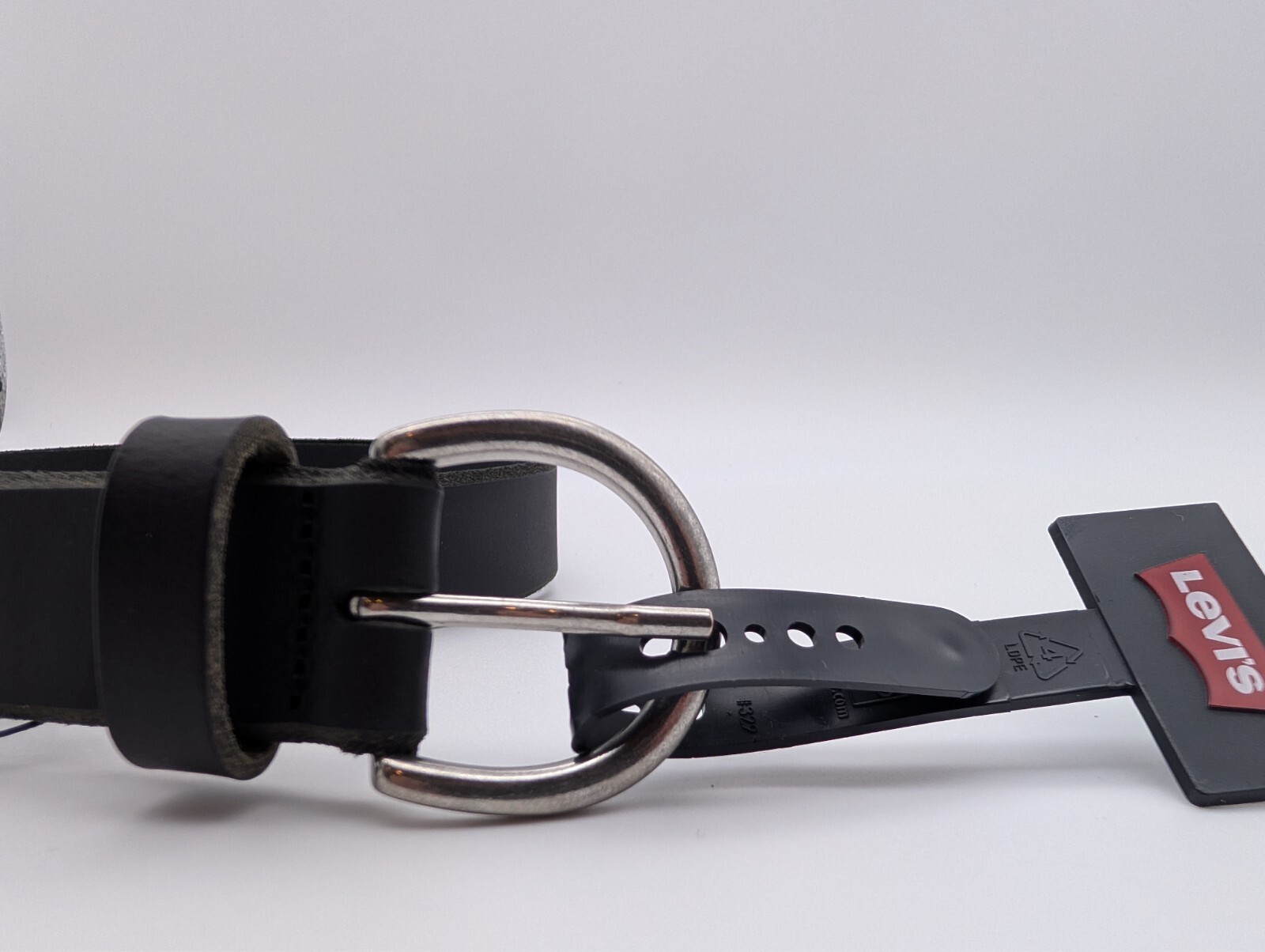 Levi’s 100% Full Grain Bovine Leather Belt, Size: XS 75/30 Brand New with tags