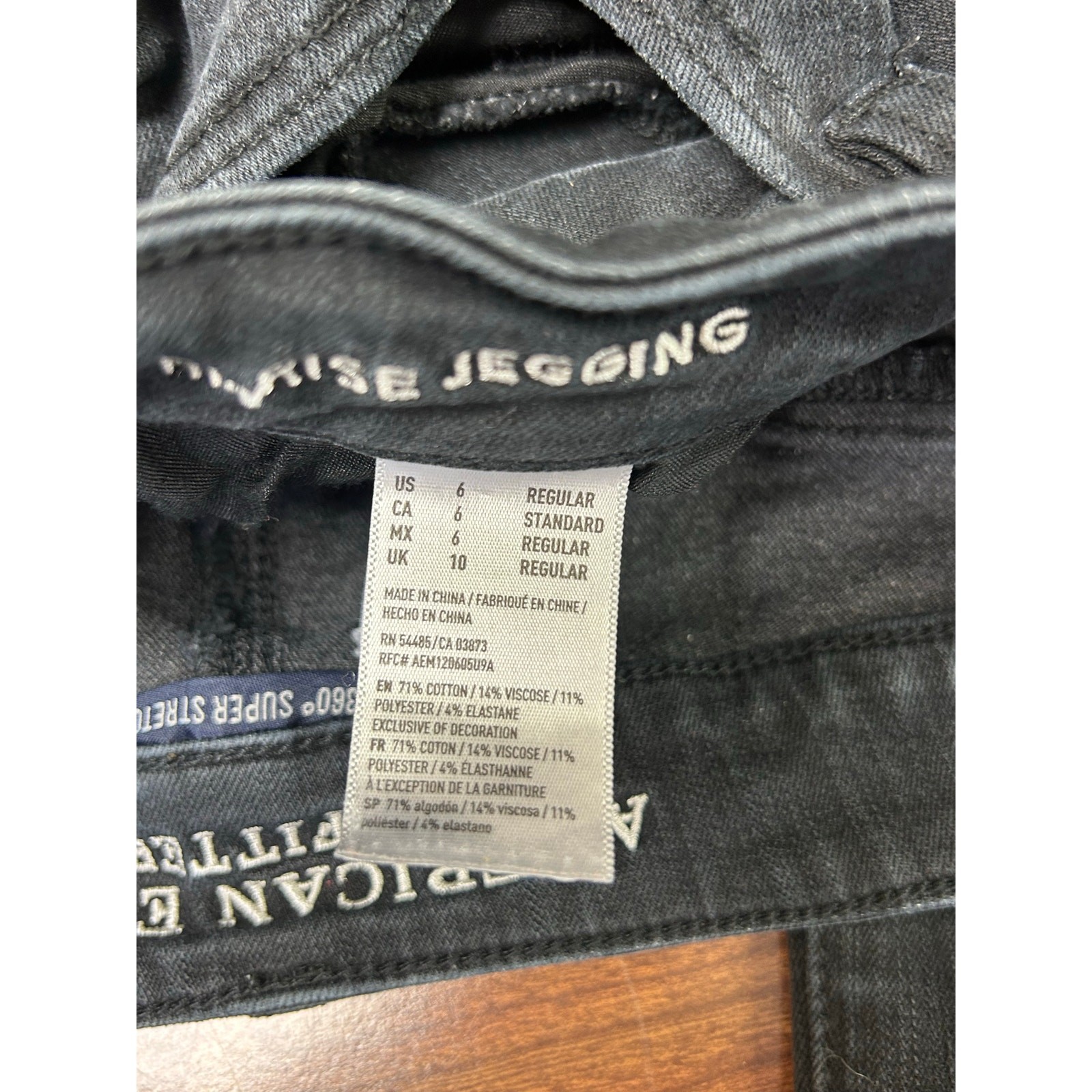 American Eagle High Rise Jegging Black Size 6 360 Stretch Skinny Jeans AE
