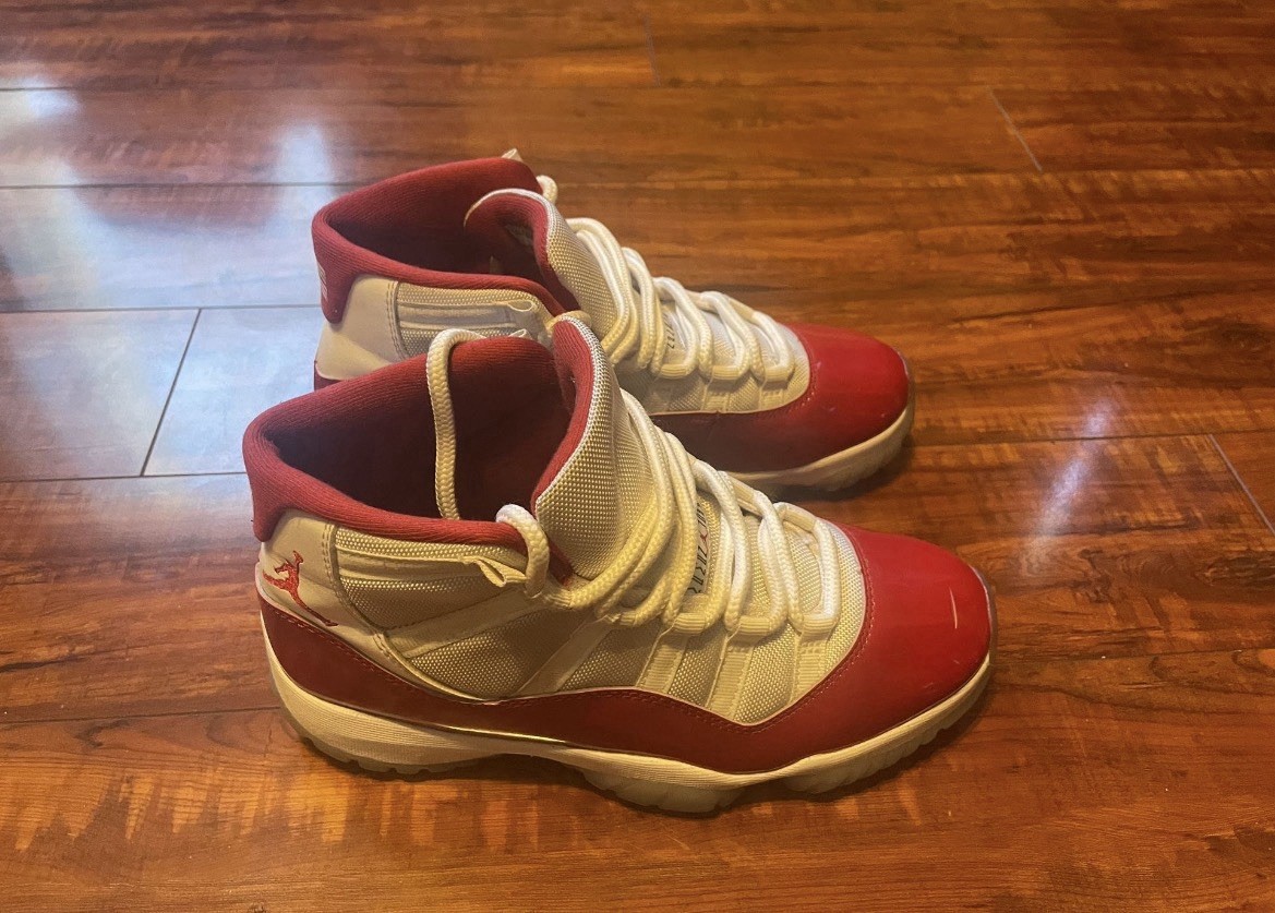 Air Jordan 11 Cherry Size 8