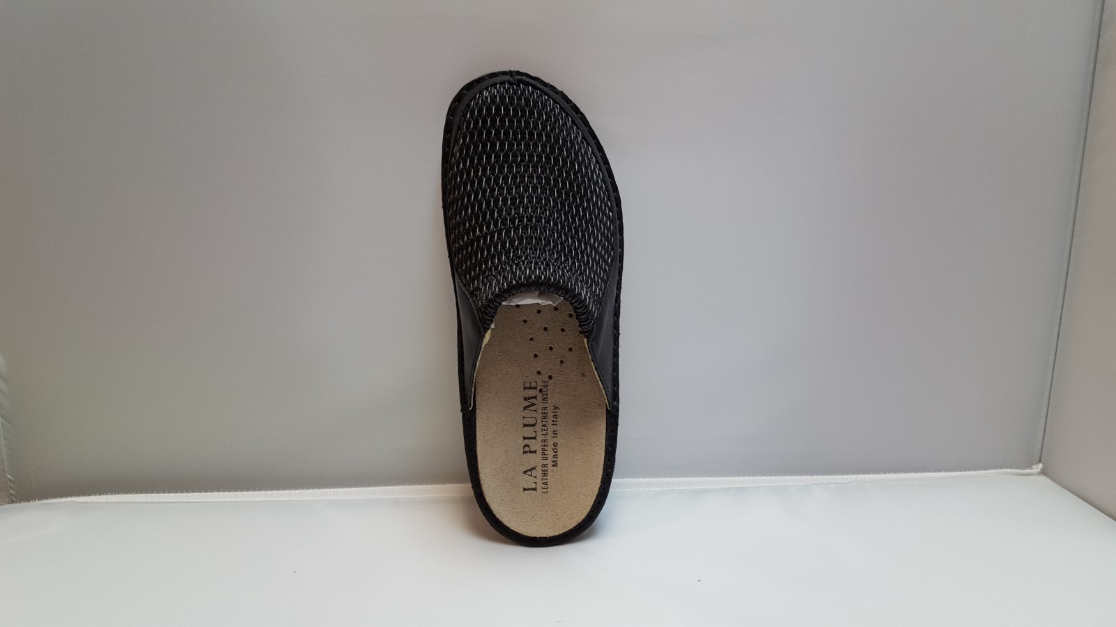 La Plume Flex Women’s Black Stretch/Leather clog with removable insole fits full