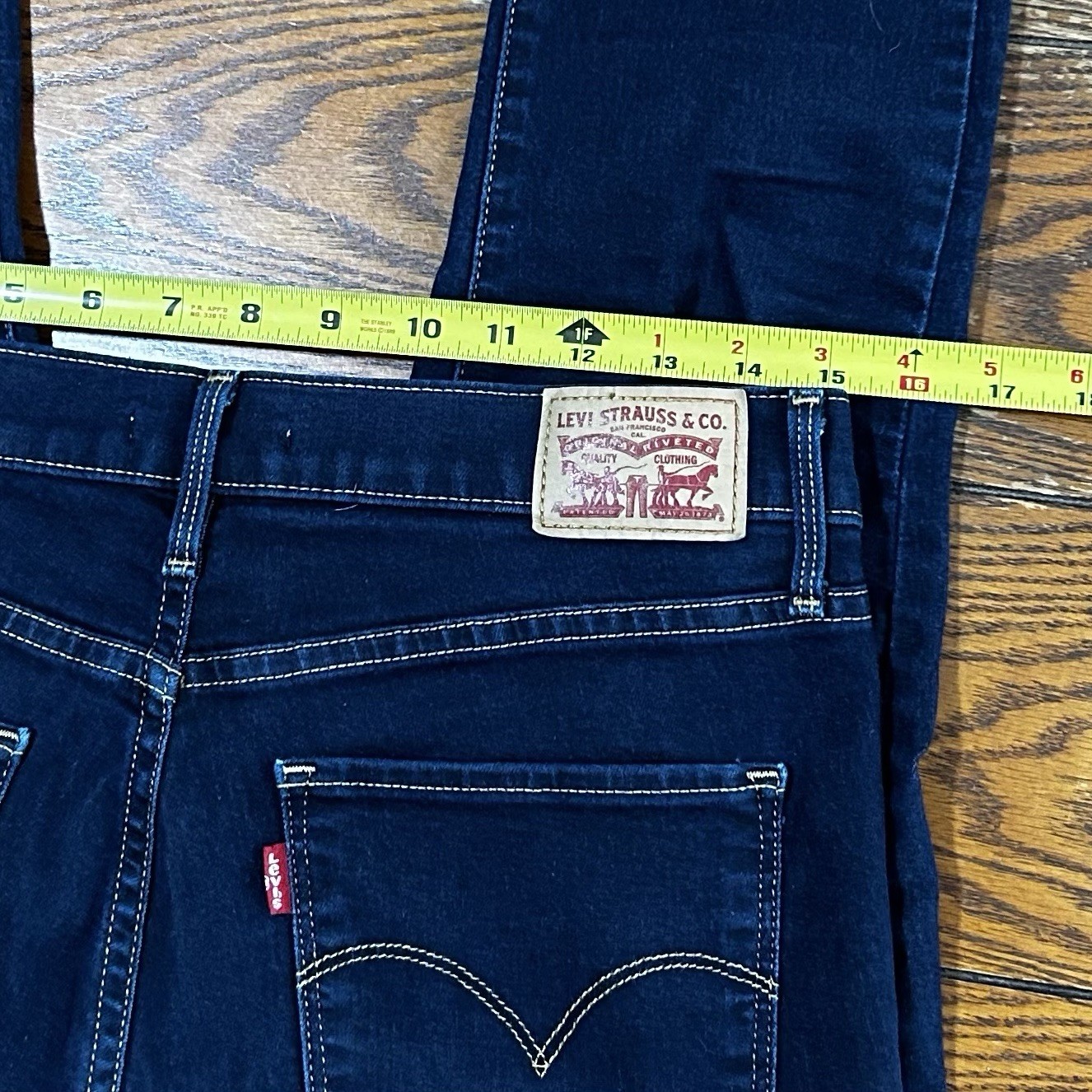 Levi’s 311 Shaping Skinny Jeans Women’s 29 Dark Wash Blue Stretch Denim Pants