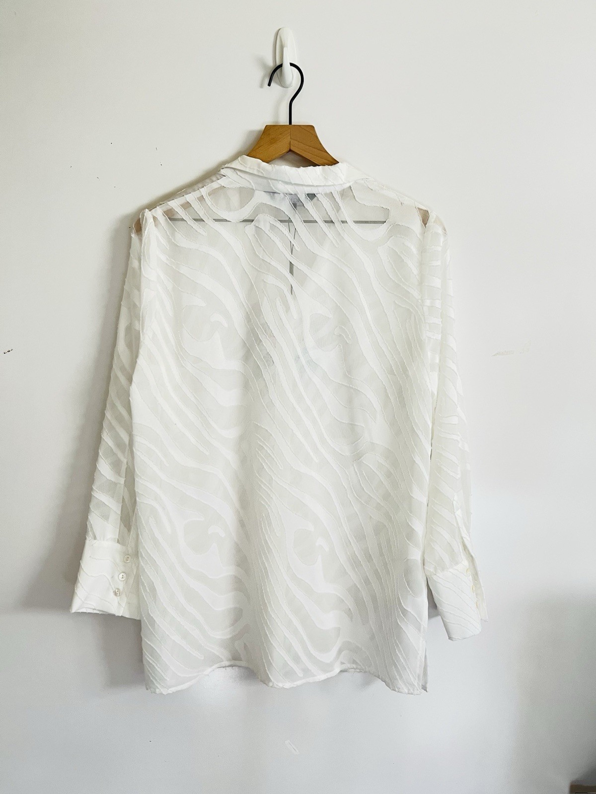 New Ming Wang Women’s White Zebra Button Front Shirt Textured Office Business