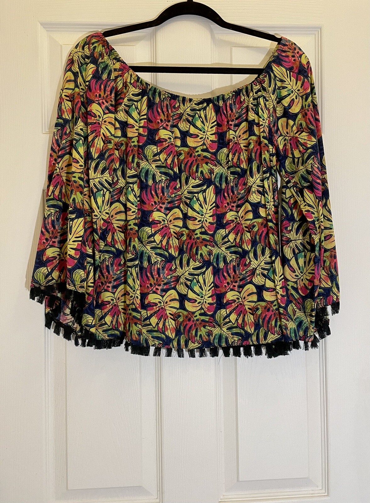 NWT Taravana Iekika Blouse Size Large/extra large