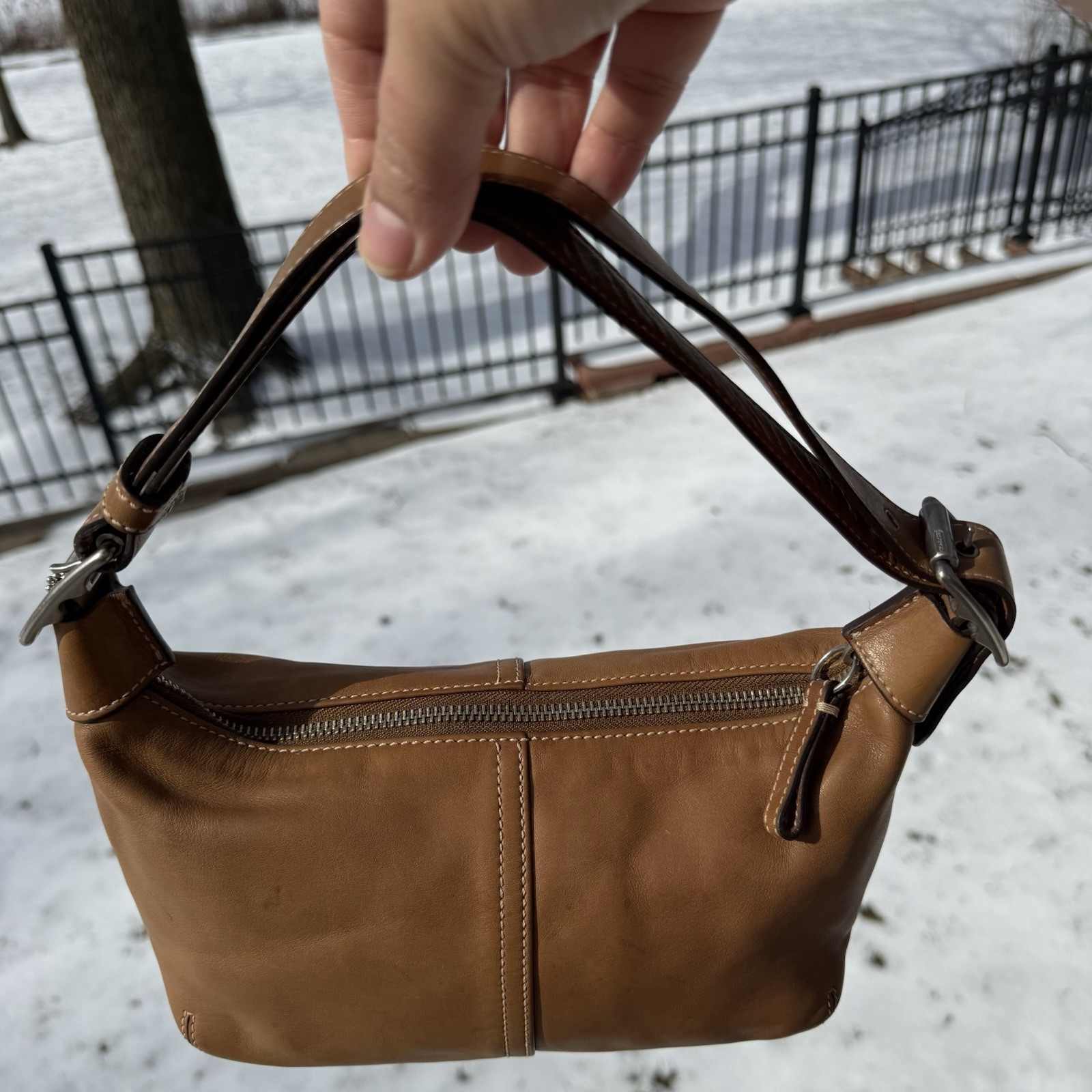 COACH 9564 British Tan Leather Legacy Demi Hobo Shoulder Bag Convertible Strap