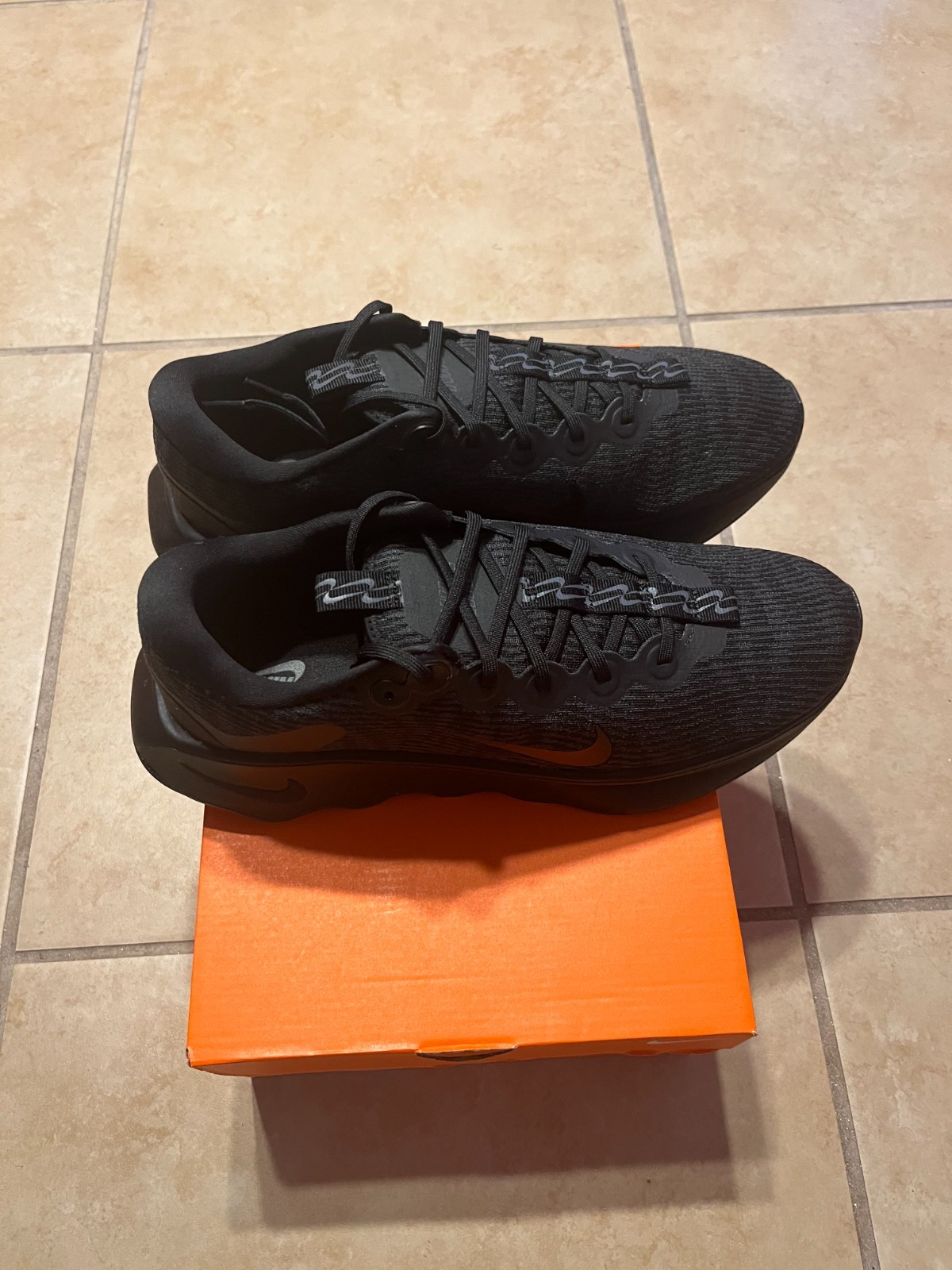 Nike Motiva Triple Black Anthracite DV1237-003 Men’s Walking shoe size 13