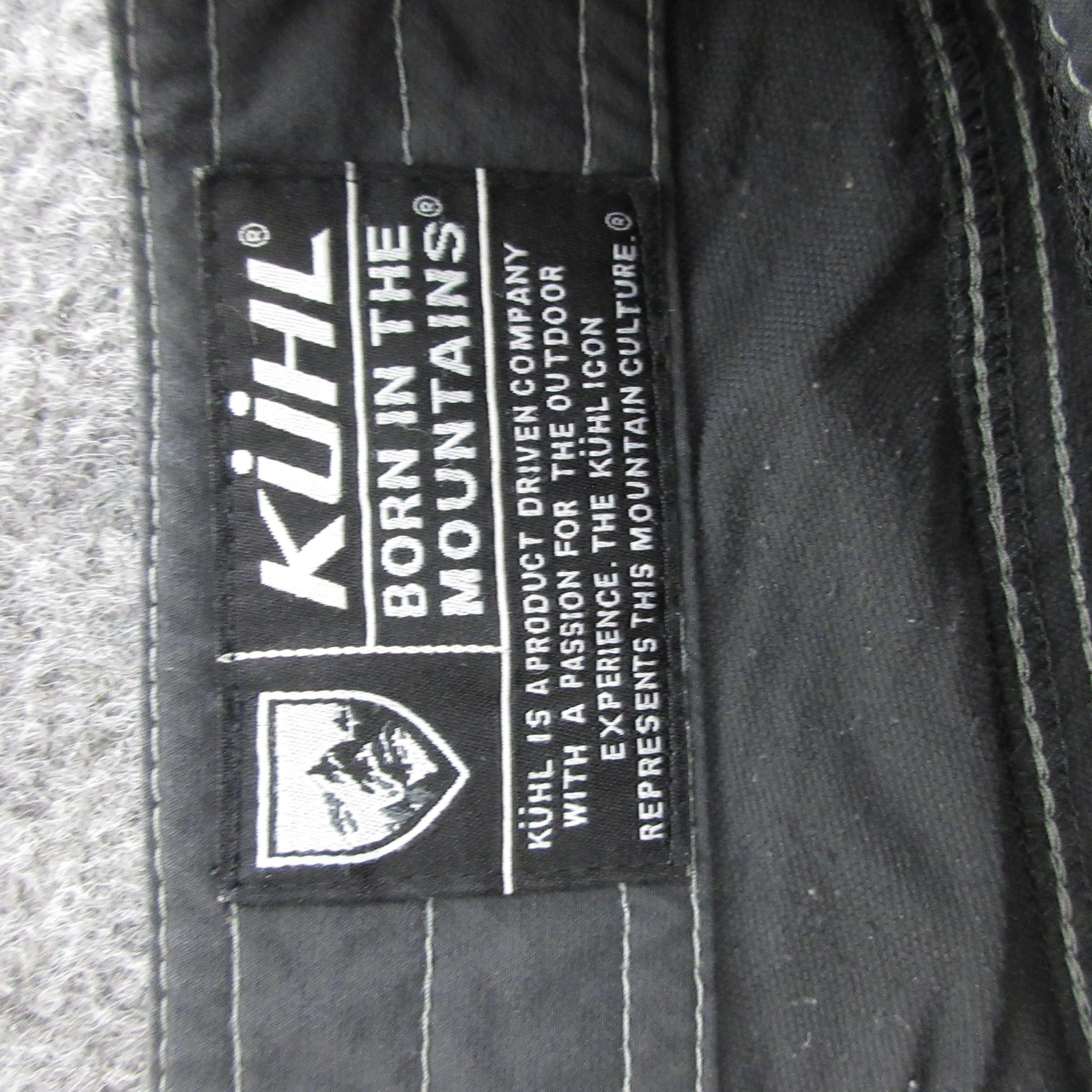 Kuhl Cargo Shorts Mens 33 Gray Microfiber Hiking Travel Pockets 12 Inseam