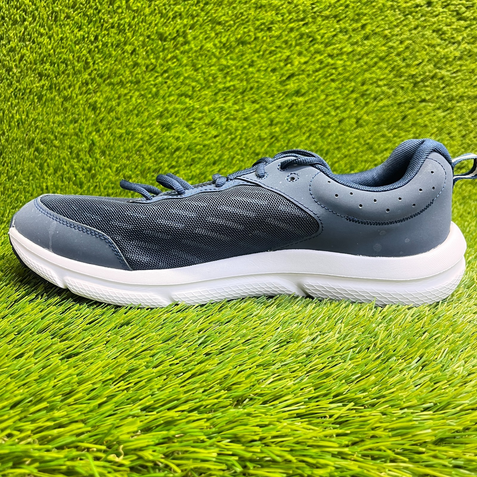 Under Armour Charged Assert 10 Mens Size 13 Blue White Athletic Running Shoes
