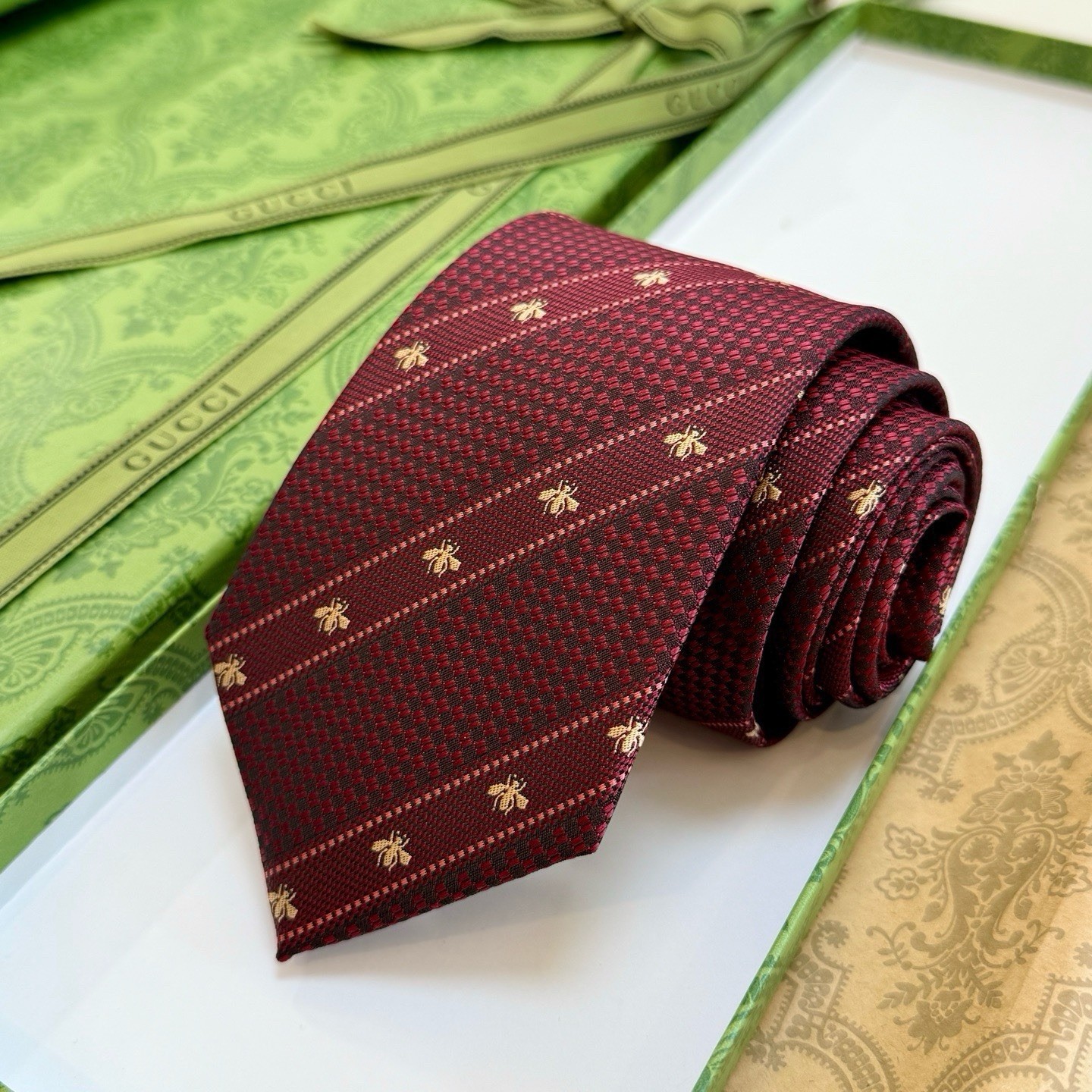 Gucci Burgundy Striped Silk Designer Tie for Men with Logo Theme/Accents