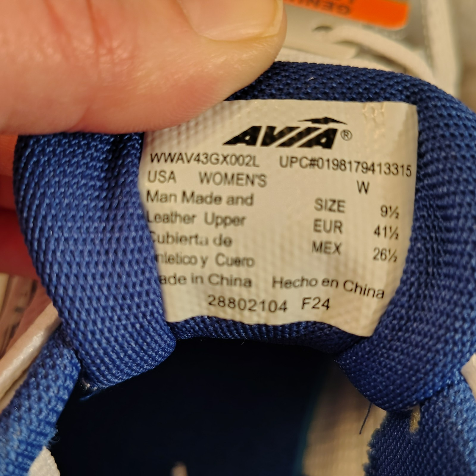 NEW W/ Tags AVIA Women’s Blue & Silver 5000 Sneakers Odor Control Size 9 1/2 W