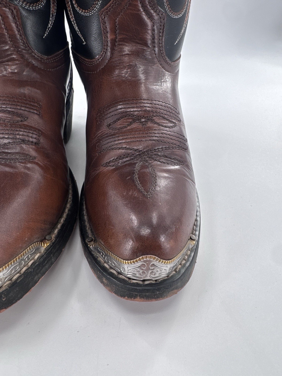 Laredo Men’s 28-2464 Nashville Leather Cowboy Boot Size 7 EW Peanut