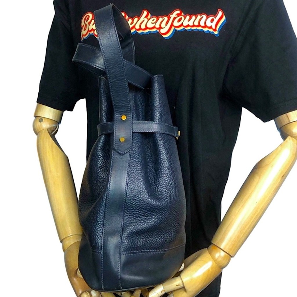 GUCCI Navy Leather Horsebit Bucket Bag Suede Lining Gucci Knight Zip Pull MINT