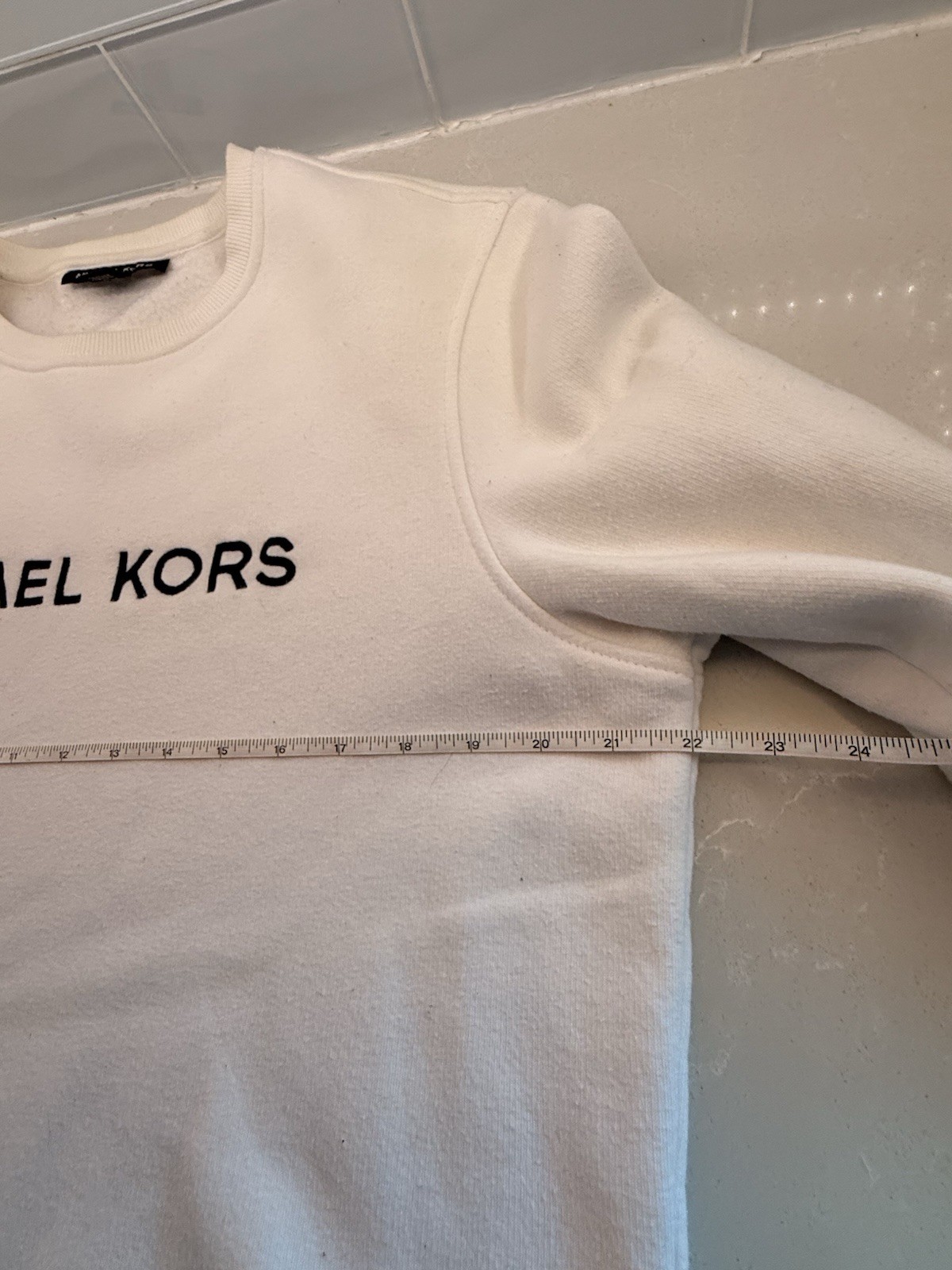 2 Tommy Hilfiger & Michael KORS White Sweatshirts Comfy Medium LRG