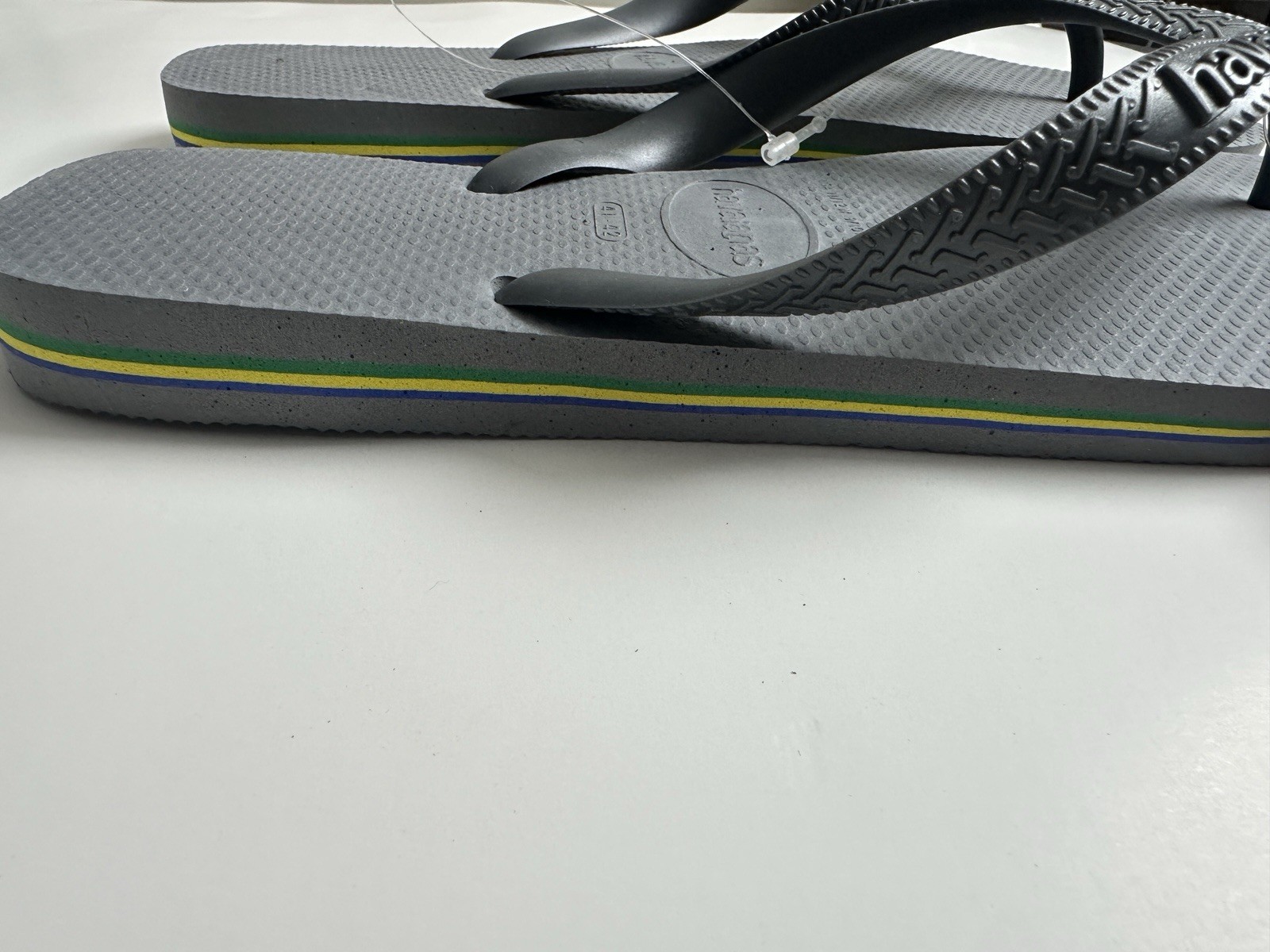 Havaianas Brazil Logo Flip Flops Steel Gray Size Mens 9/10 Womens 11/12 NWT