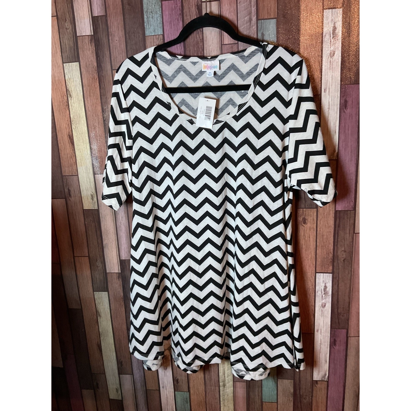 Lularoe Black and White Chevron Zig Zag Perfect T Women’s Size XL NWT