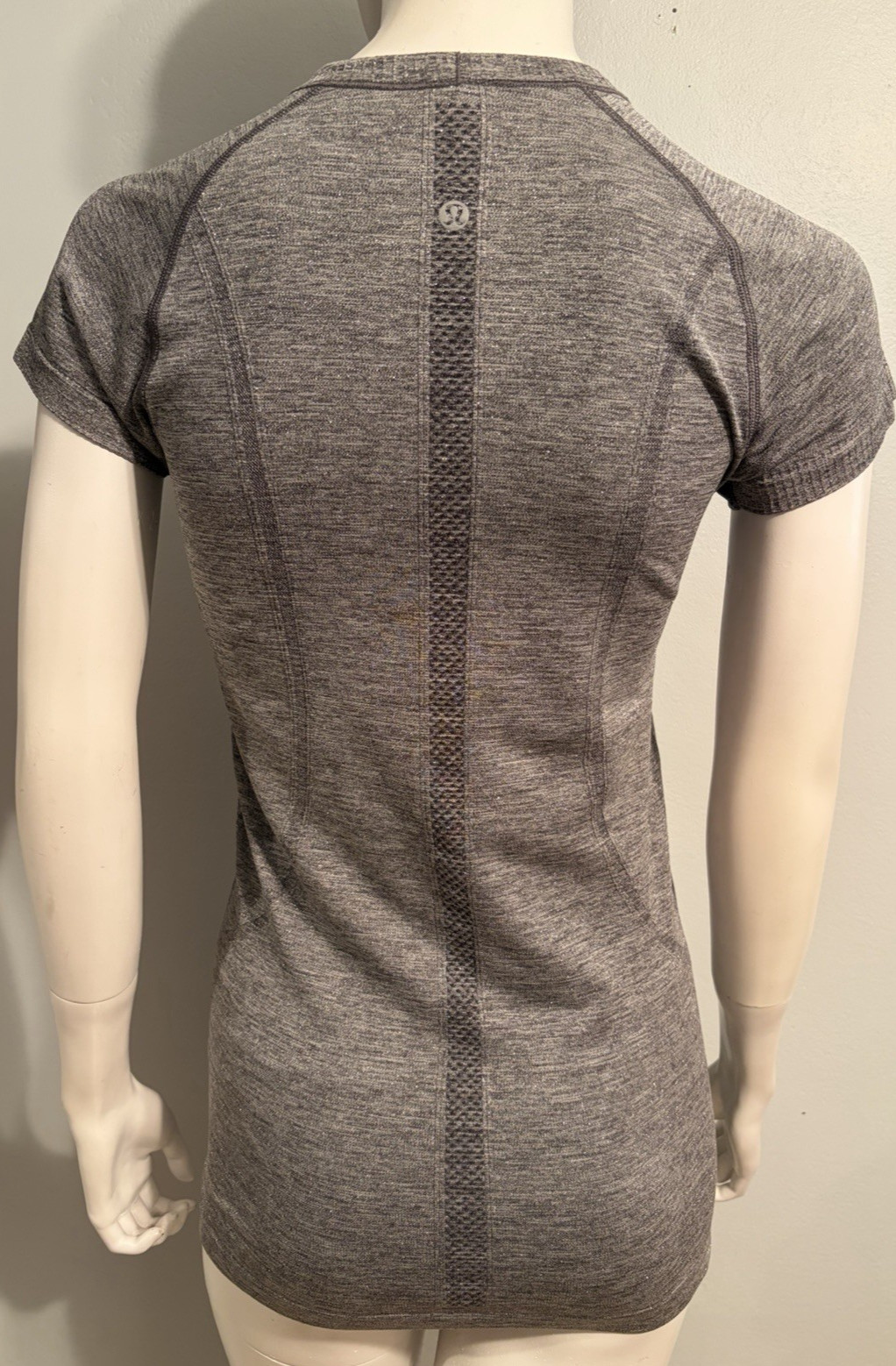 Lululemon Swiftly Tech Size 6 Short Sleeve DKRD Top see pics for measurements EX