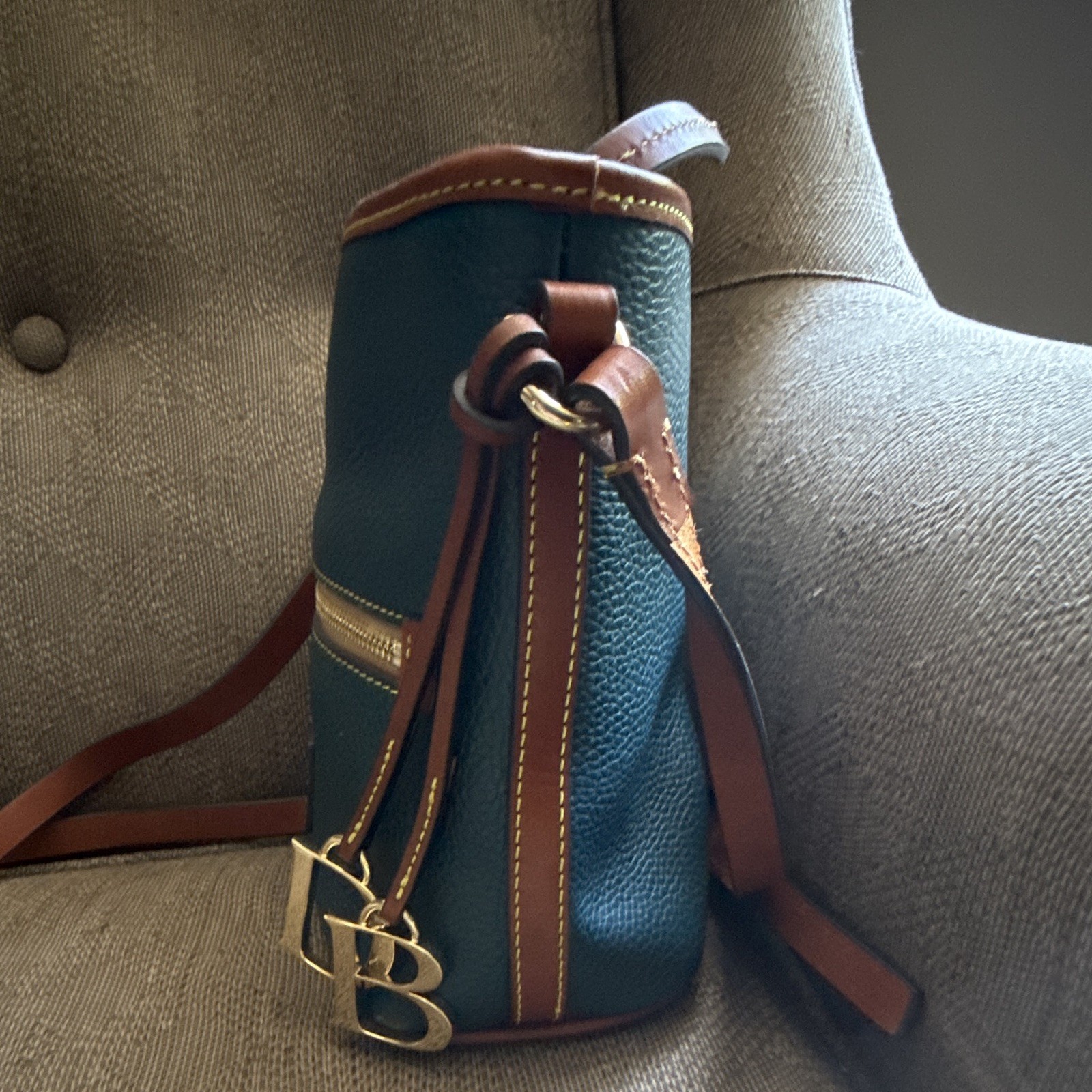 Dooney & Bourke Pebble Grain Blue/Brown Crossbody Zip, Adjustable Strap, Pockets