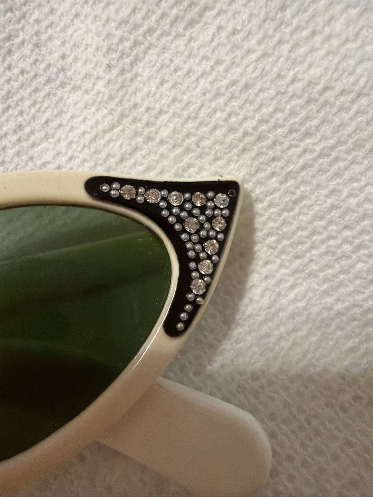 Vintage FG Foster Grant Cat Eye White With Biack Rhinestone Sunglasses USA