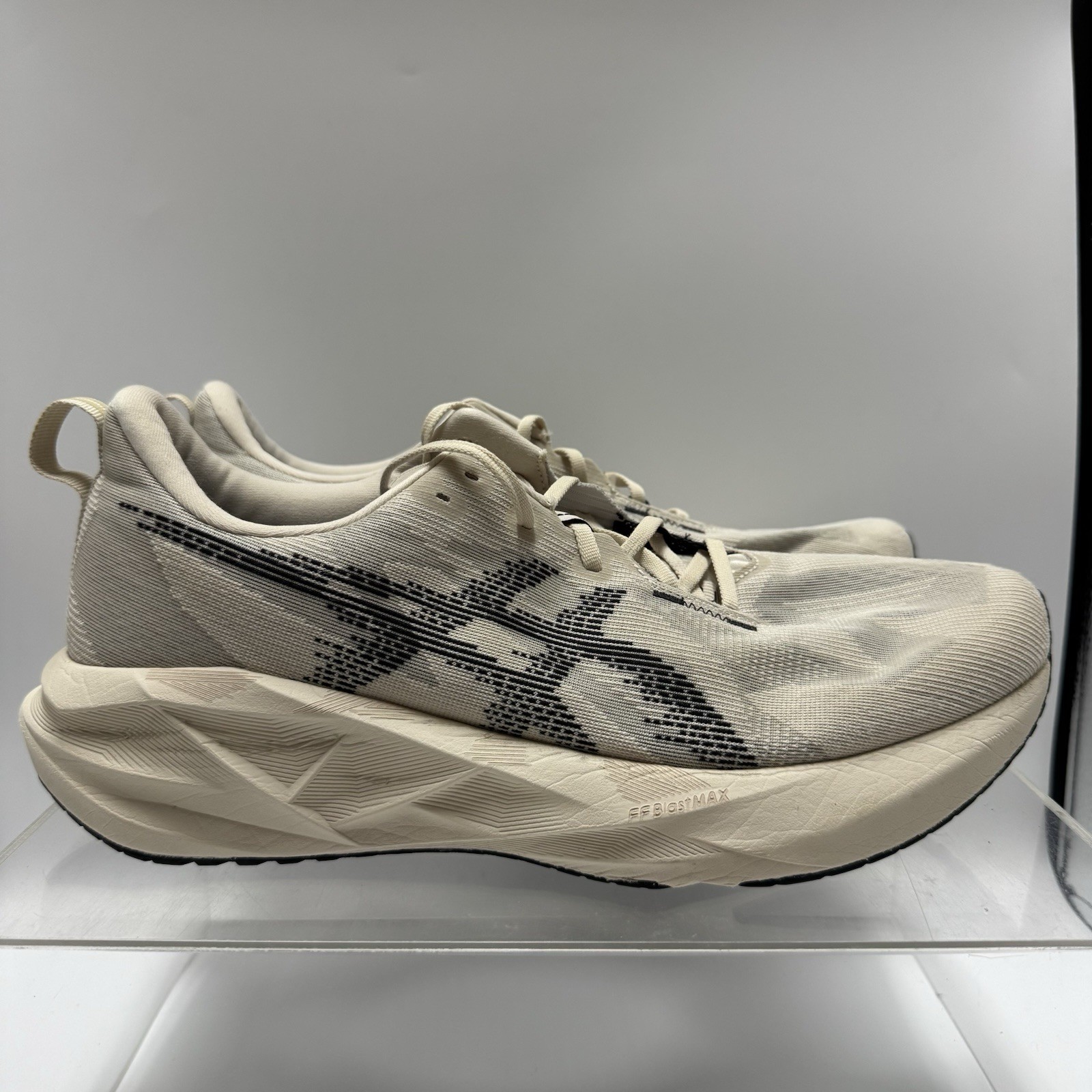 ASICS NOVABLAST 5 1011B974 Oatmeal Black Khaki Beige Running Shoes Men’s Size 13