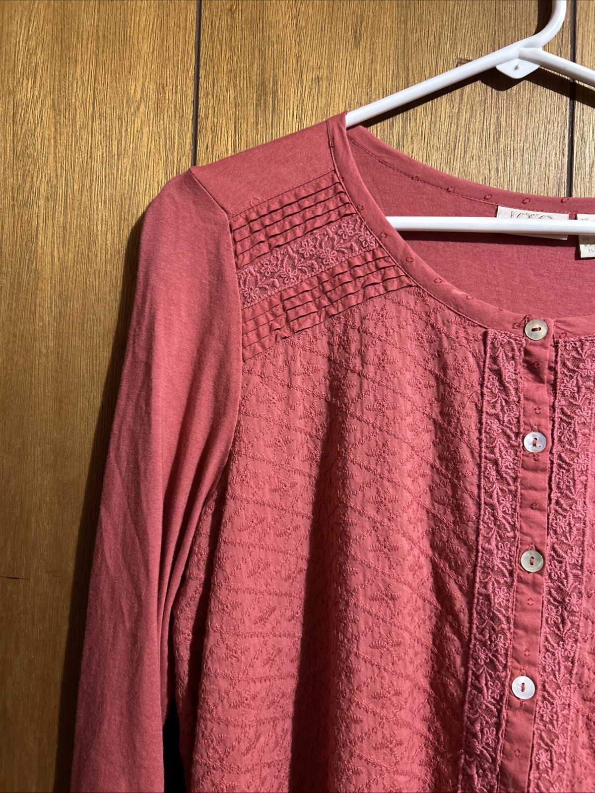 LOGO LAVISH Top M Embroider Ruffle Eyelet Knit Sleeve Button Front Lace Pintuck